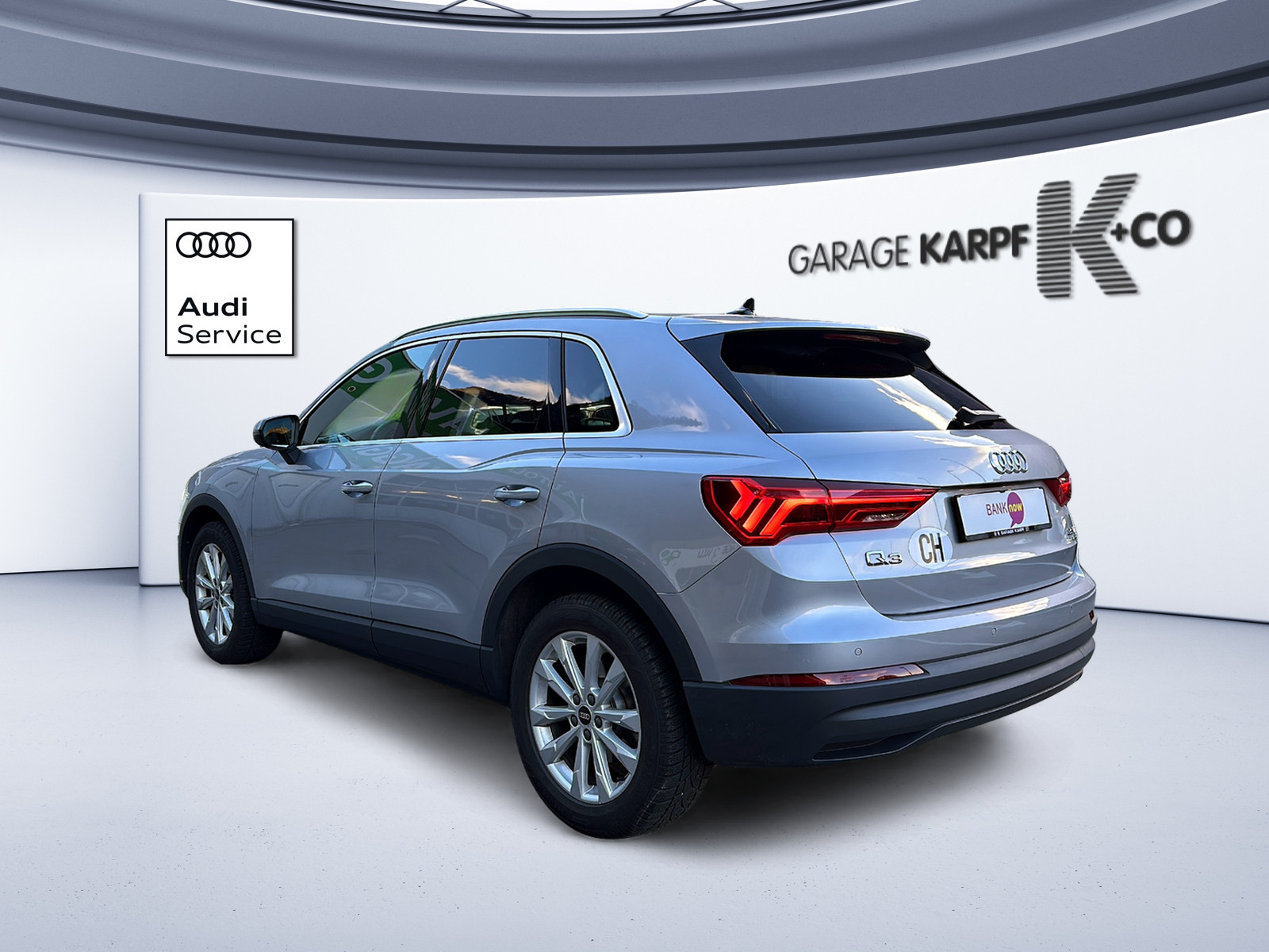 AUDI Q3 35 TDI Attraction quattro S-tronic-image-2