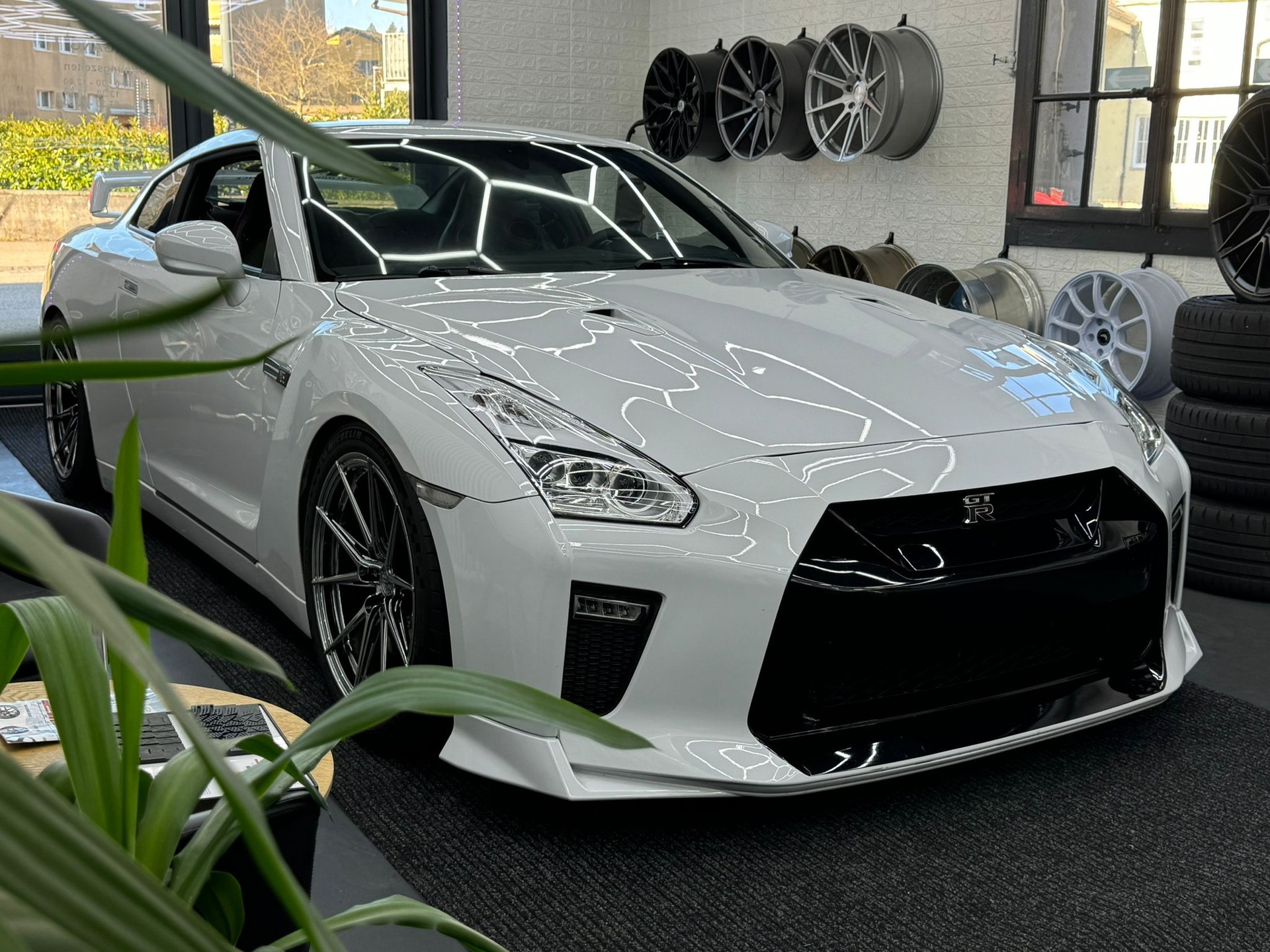 NISSAN GT-R 3.8 V6 Biturbo Black Edition-image-0