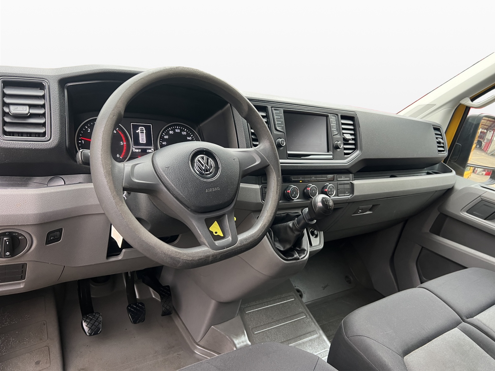 VW Crafter 35 2.0 TDI L4-image-10