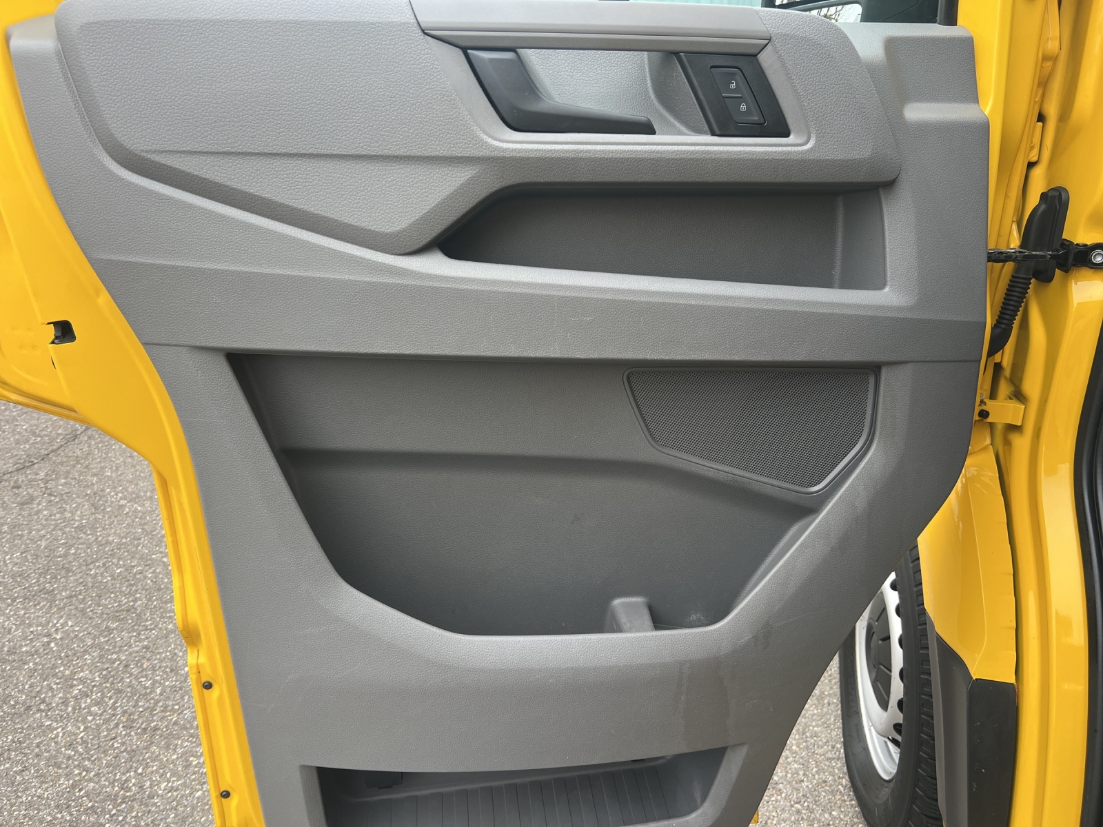 VW Crafter 35 2.0 TDI L4-image-8