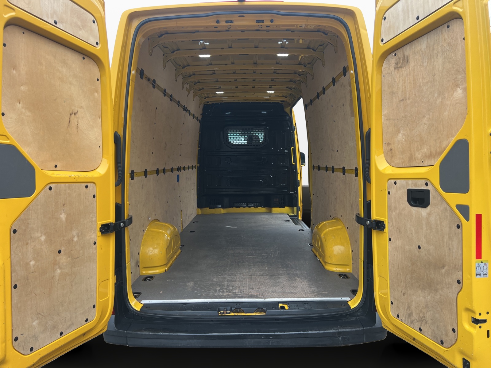 VW Crafter 35 2.0 TDI L4-image-17