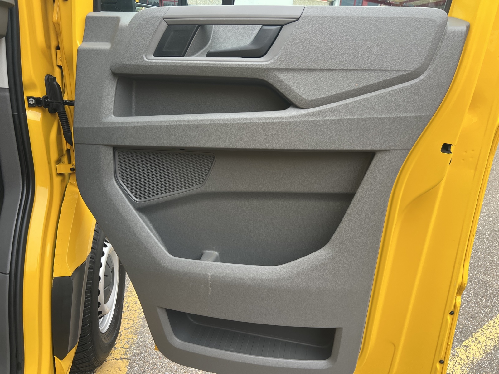 VW Crafter 35 2.0 TDI L4-image-14
