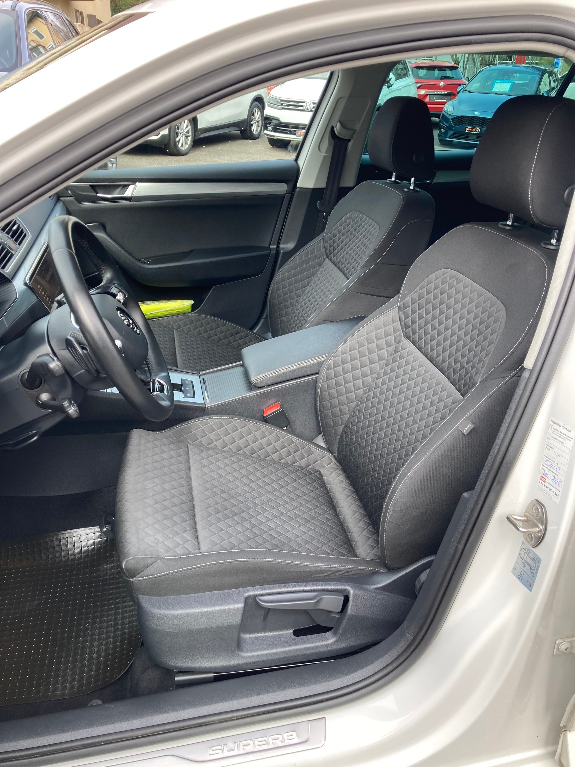 SKODA Superb Combi 2.0 TDi Ambition DSG-image-7