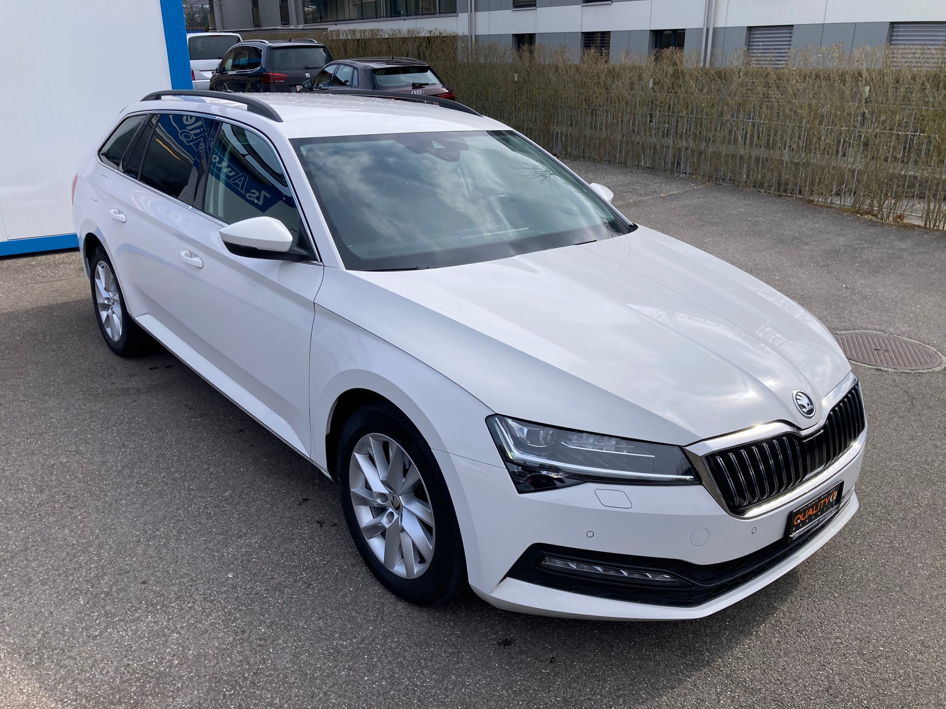 SKODA Superb Combi 2.0 TDi Ambition DSG-image-4