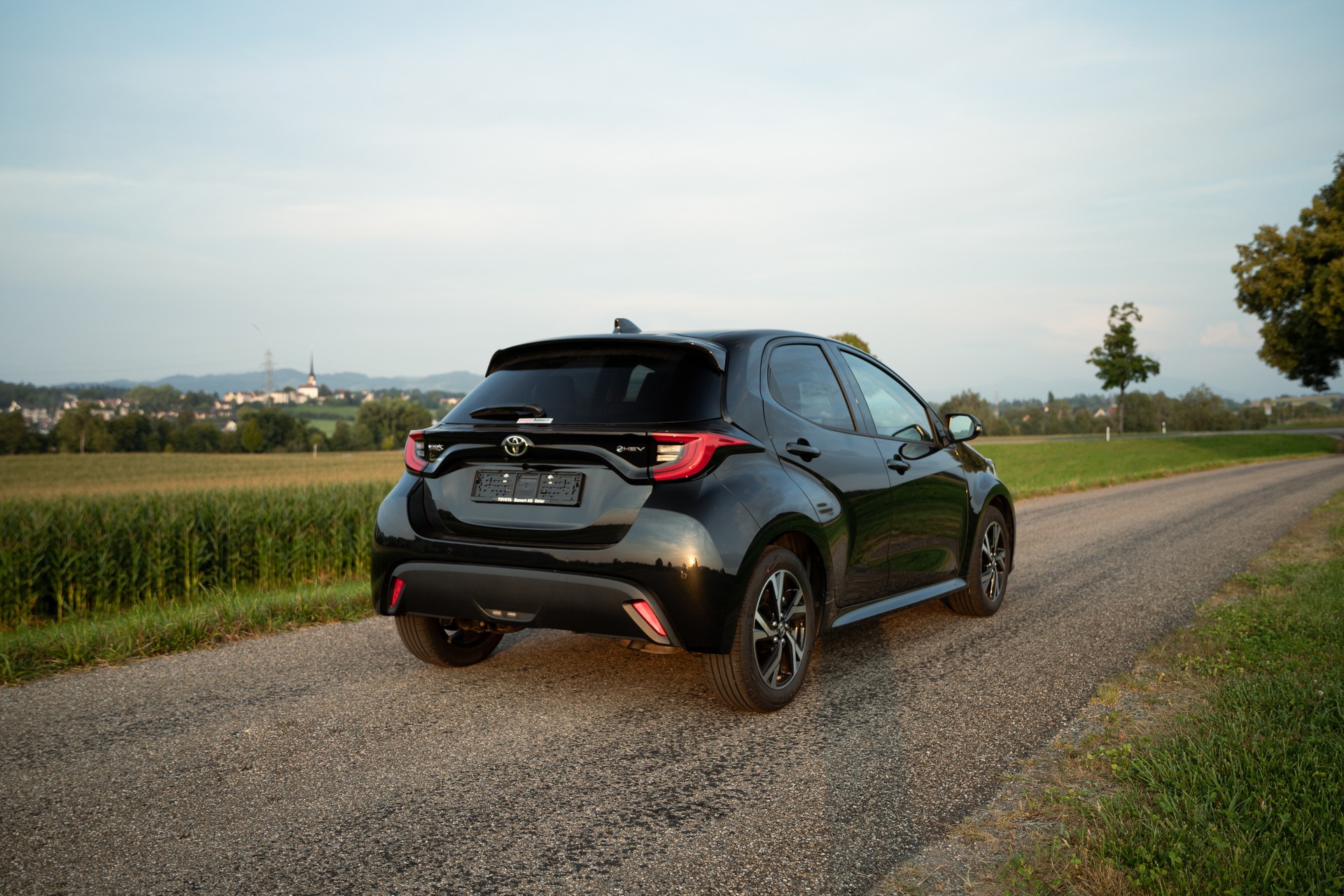 TOYOTA Yaris 1.5 Comfort e-CVT-image-6