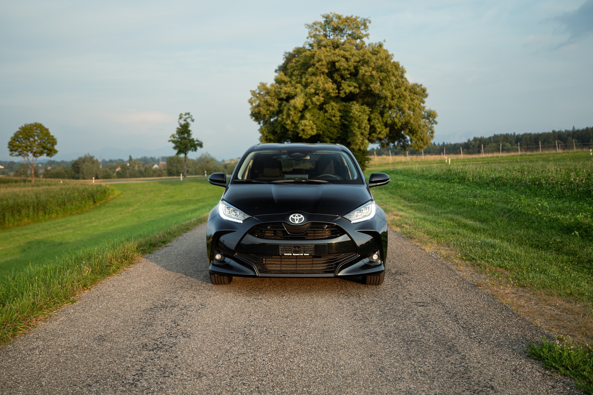TOYOTA Yaris 1.5 Comfort e-CVT-image-2