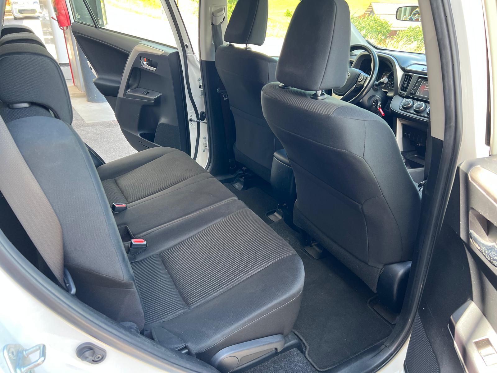 TOYOTA RAV-4 2.0 Luna-image-10