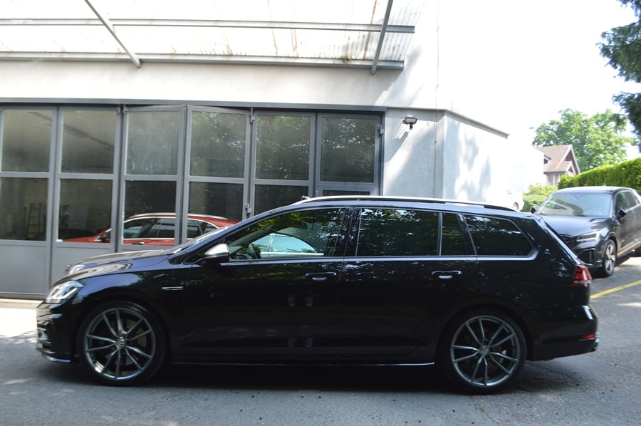 VW Golf Variant 2.0 TSI R 4Motion DSG Panoramadach-image-3
