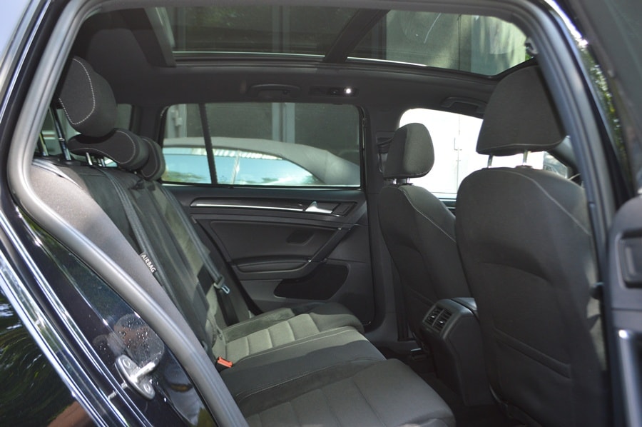 VW Golf Variant 2.0 TSI R 4Motion DSG Panoramadach-image-7