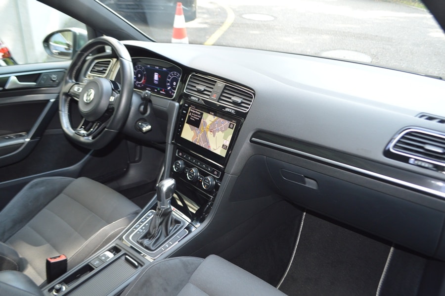 VW Golf Variant 2.0 TSI R 4Motion DSG Panoramadach-image-6