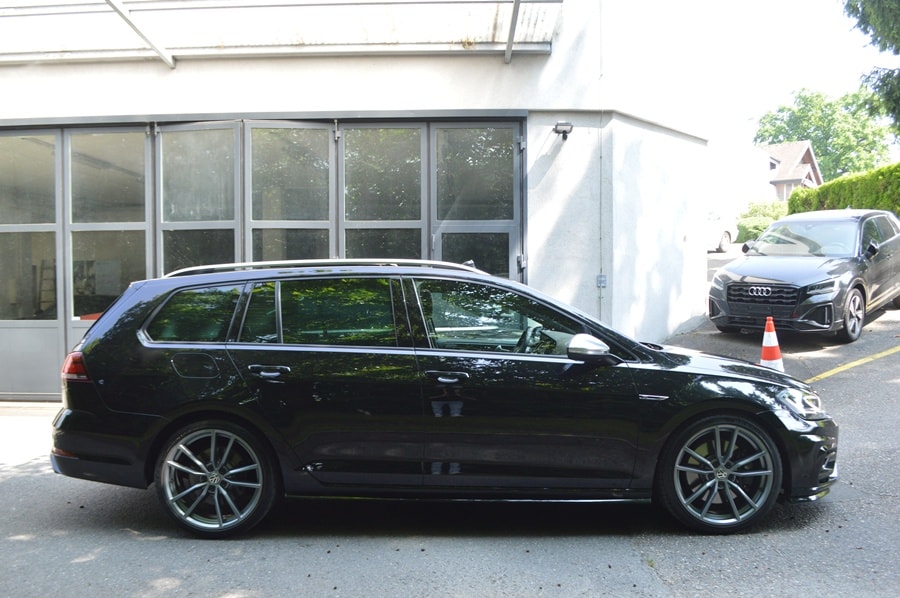 VW Golf Variant 2.0 TSI R 4Motion DSG Panoramadach-image-13