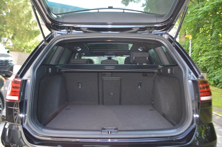 VW Golf Variant 2.0 TSI R 4Motion DSG Panoramadach-image-10