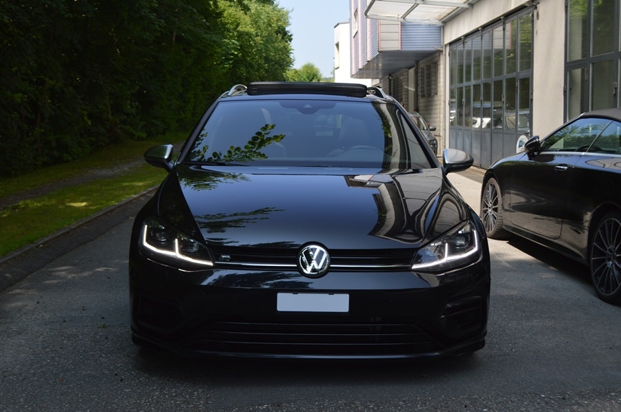 VW Golf Variant 2.0 TSI R 4Motion DSG Panoramadach-image-1