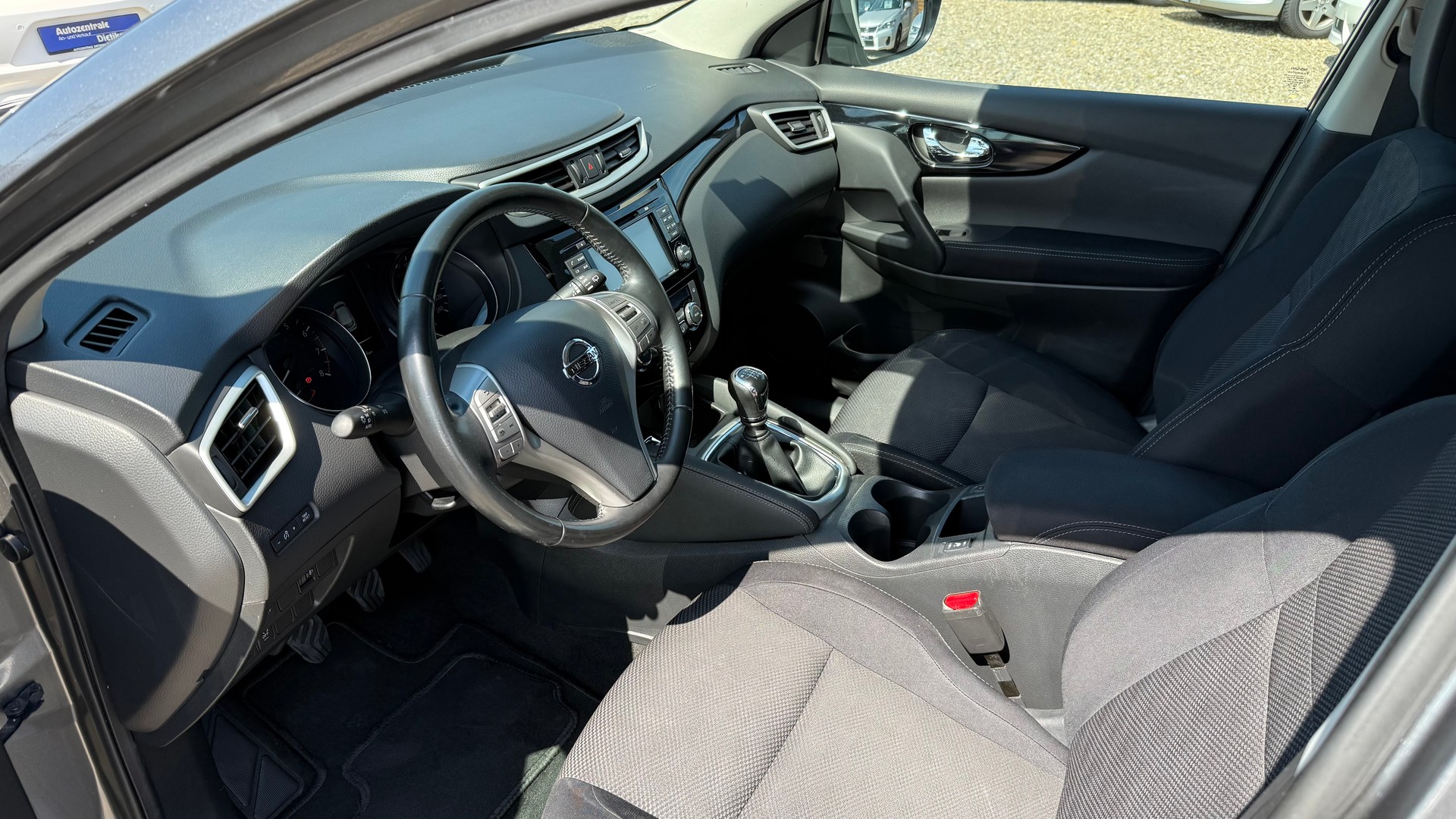 NISSAN Qashqai 1.2 DIG-T visia-image-2