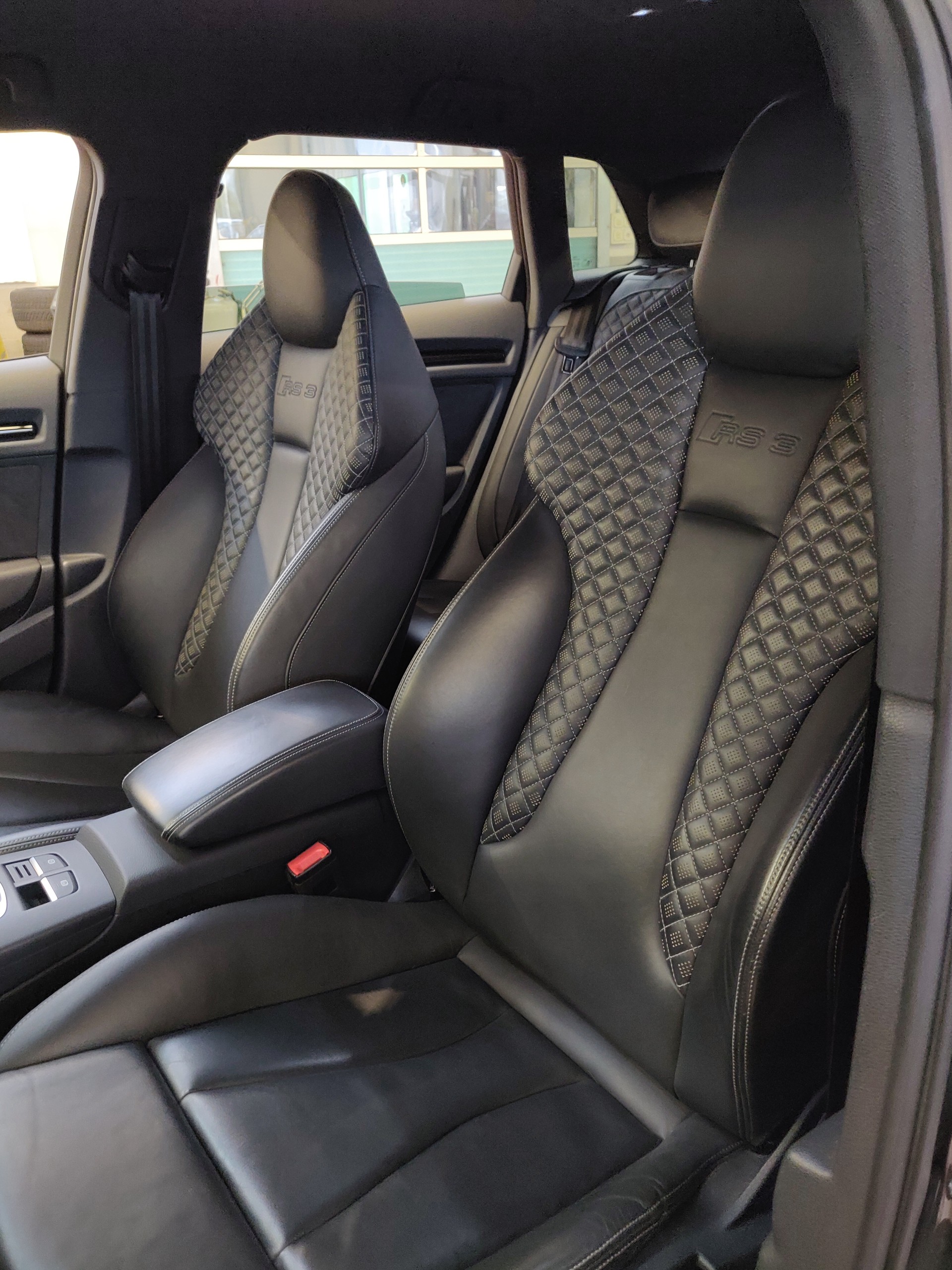AUDI RS3 2.5 TSI quattro S-tronic-image-6