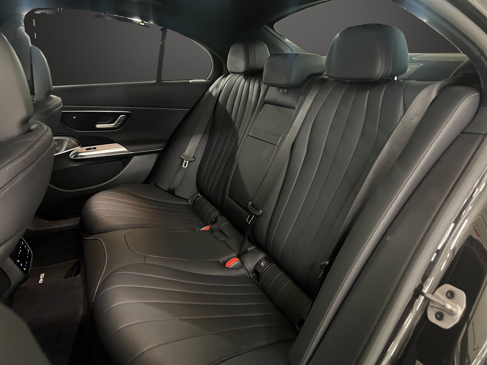 MERCEDES-BENZ E 220 d 4Matic 9G-Tronic-image-14