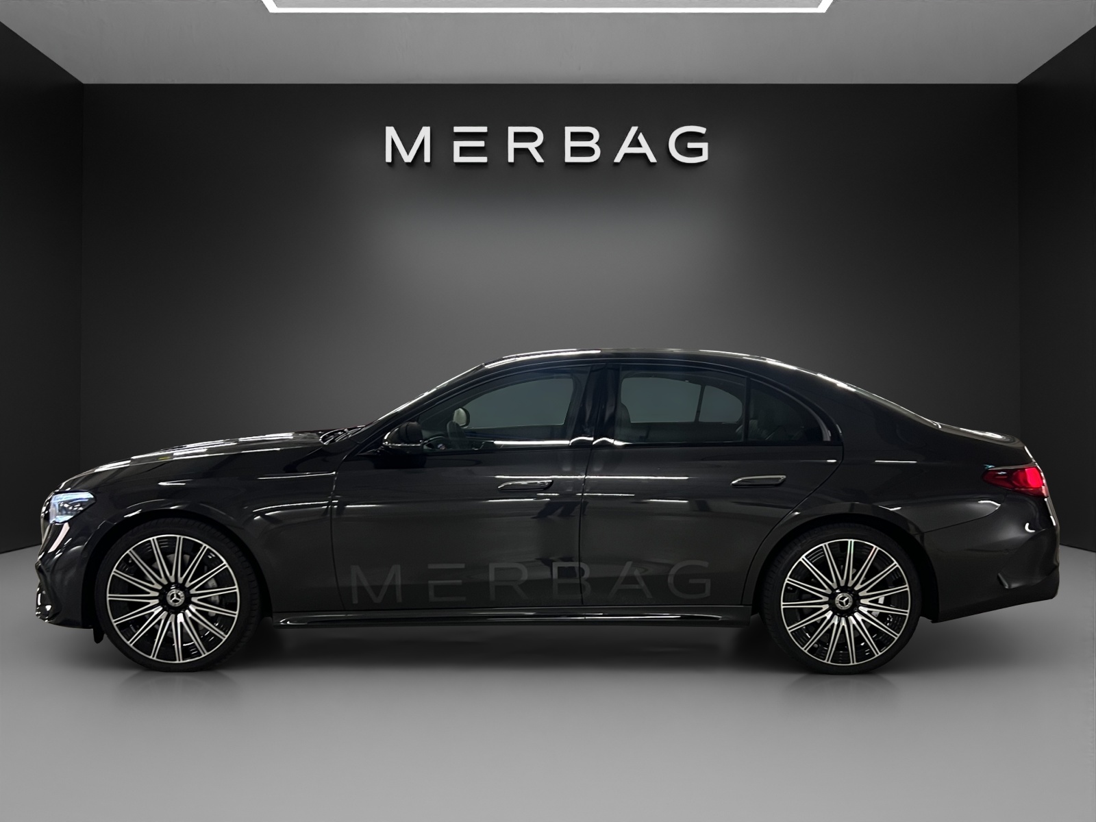 MERCEDES-BENZ E 220 d 4Matic 9G-Tronic-image-3
