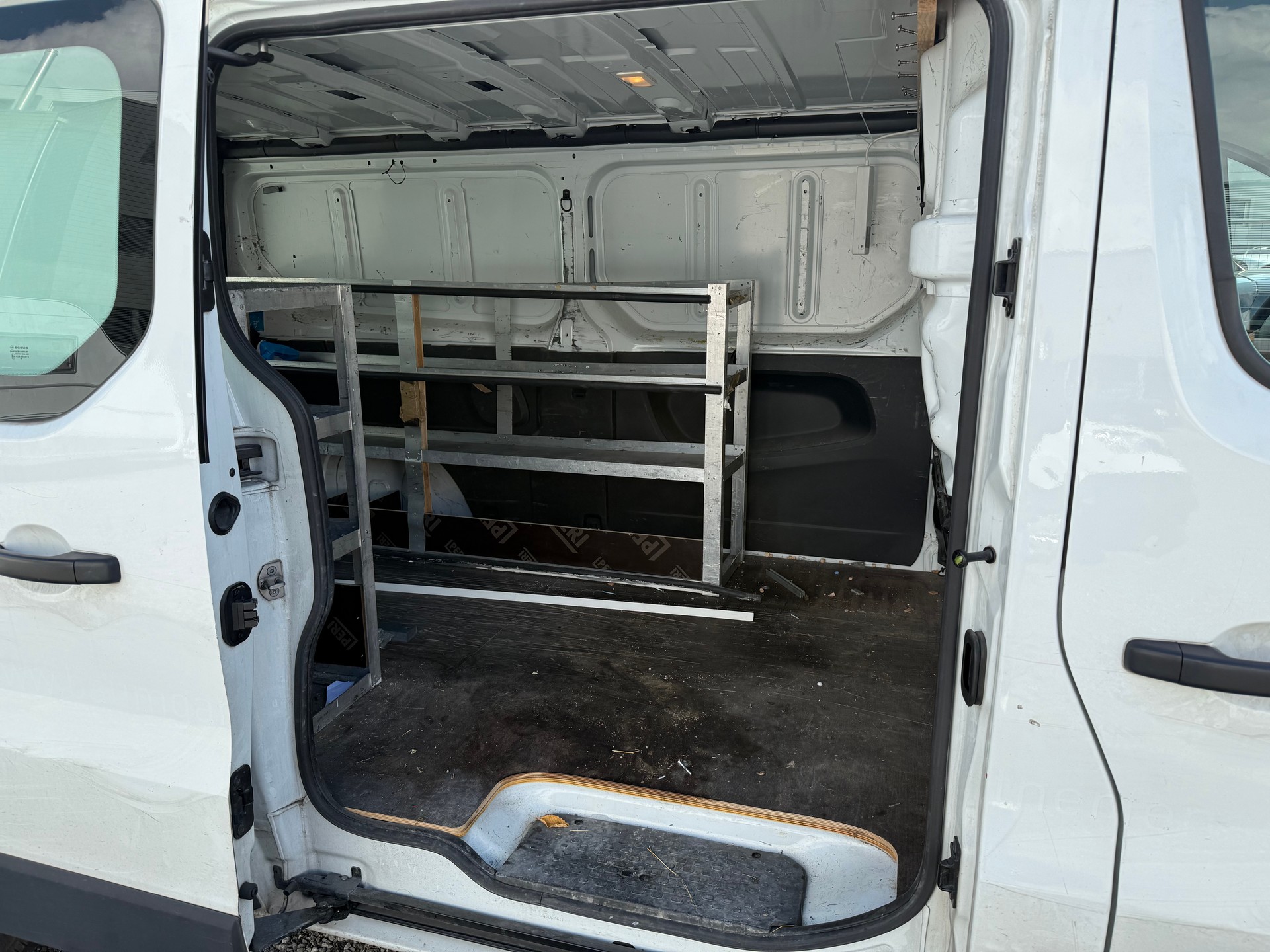 NISSAN NV300 dCi 120 2.9 L2H1 Eco-image-8