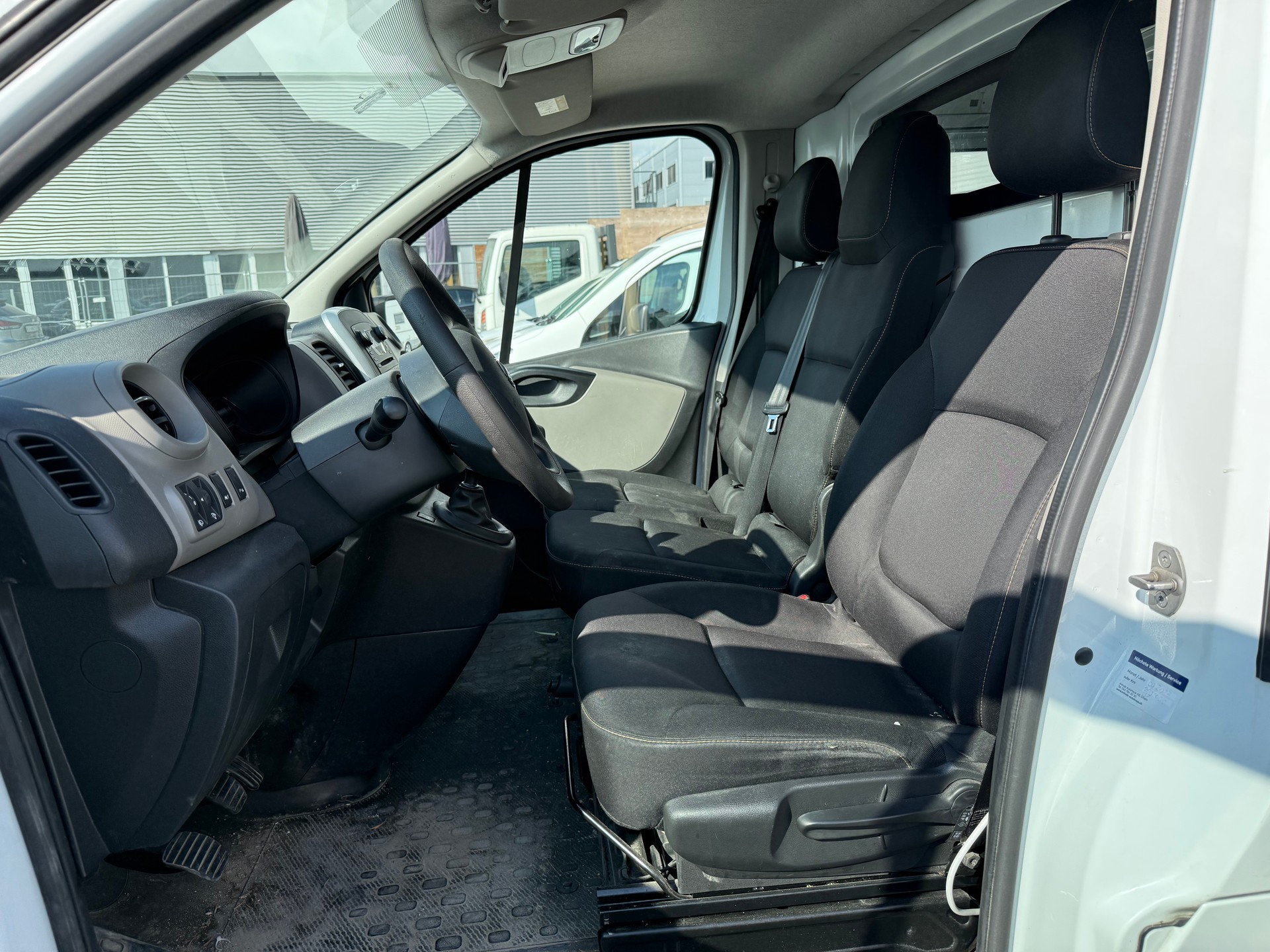 NISSAN NV300 dCi 120 2.9 L2H1 Eco-image-10