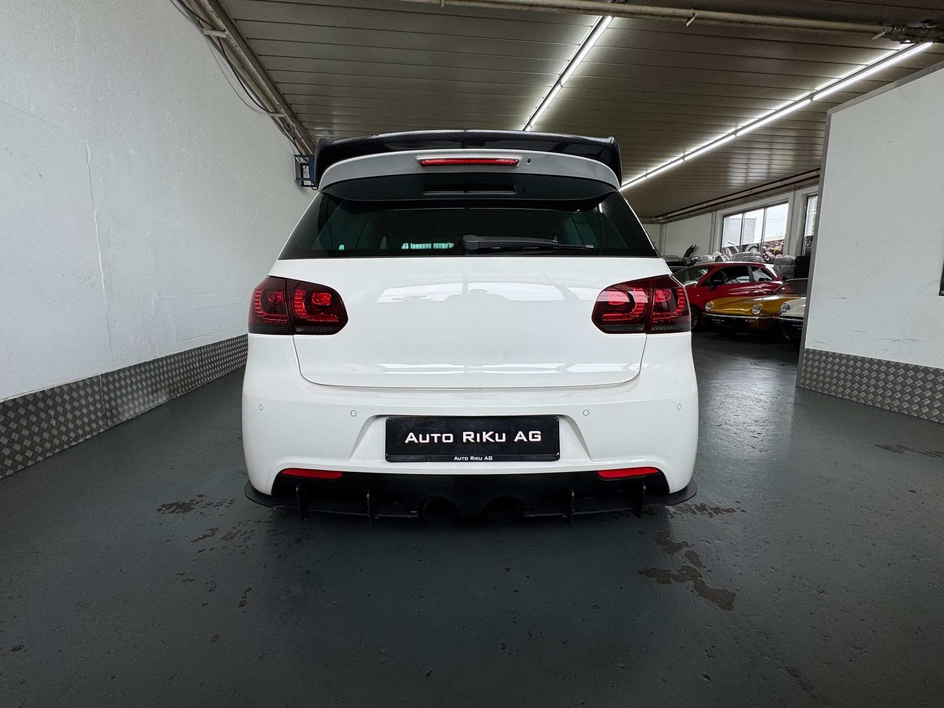 VW Golf 1.8 TSI Highline-image-12