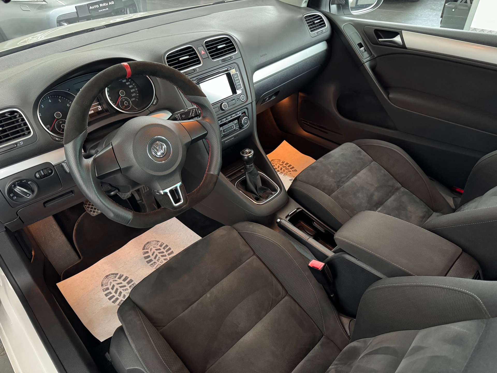 VW Golf 1.8 TSI Highline-image-16