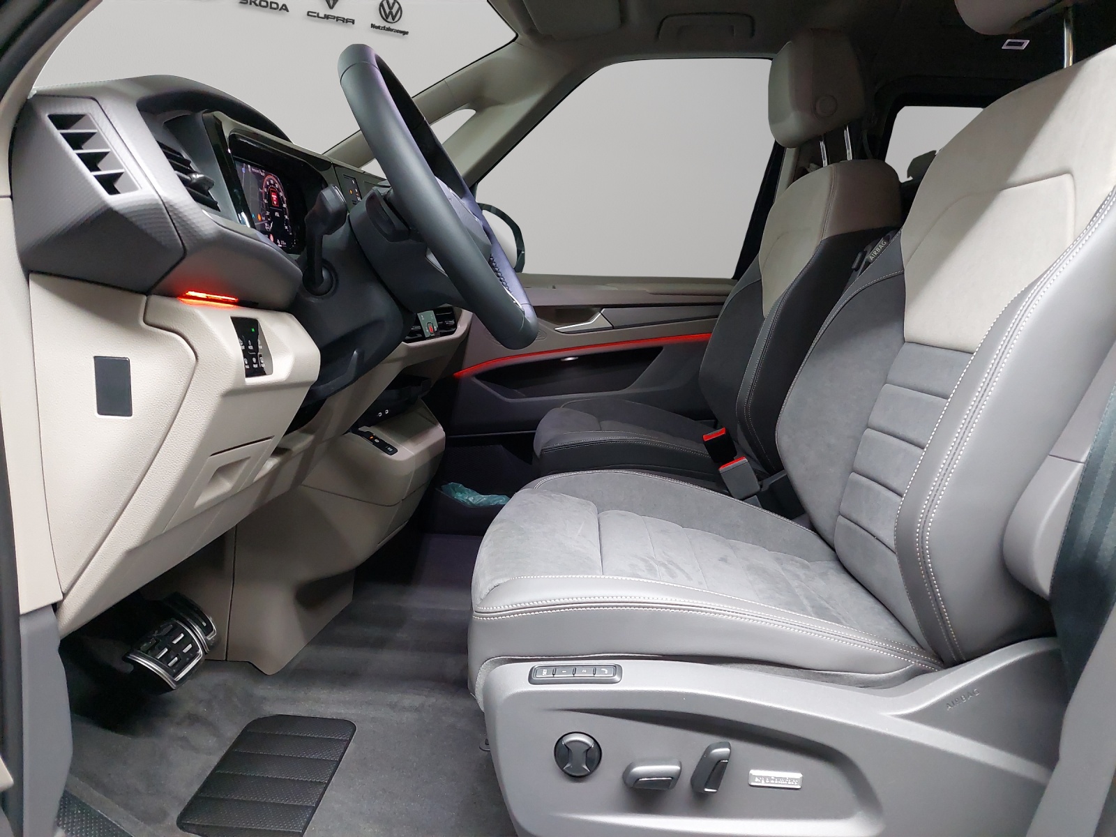 VW VW Multivan Style Hybrid-image-5