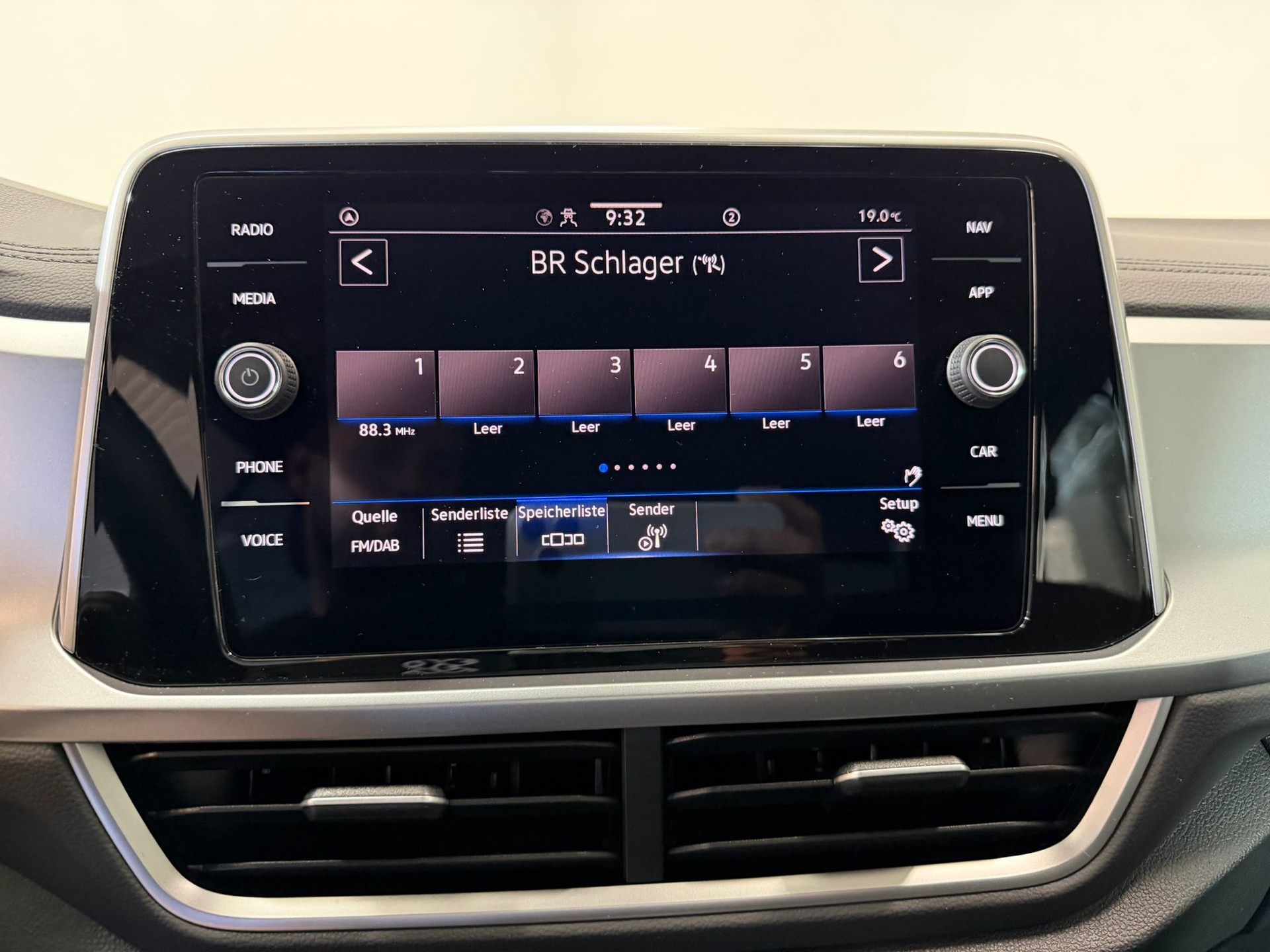 VW T-Cross 1.0 TSI EVO Life DSG-image-11