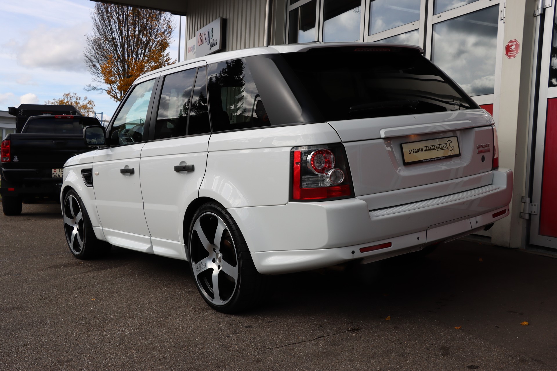 LAND ROVER Range Rover Sport 3.0 TDV6 Autobiography Automatic-image-6