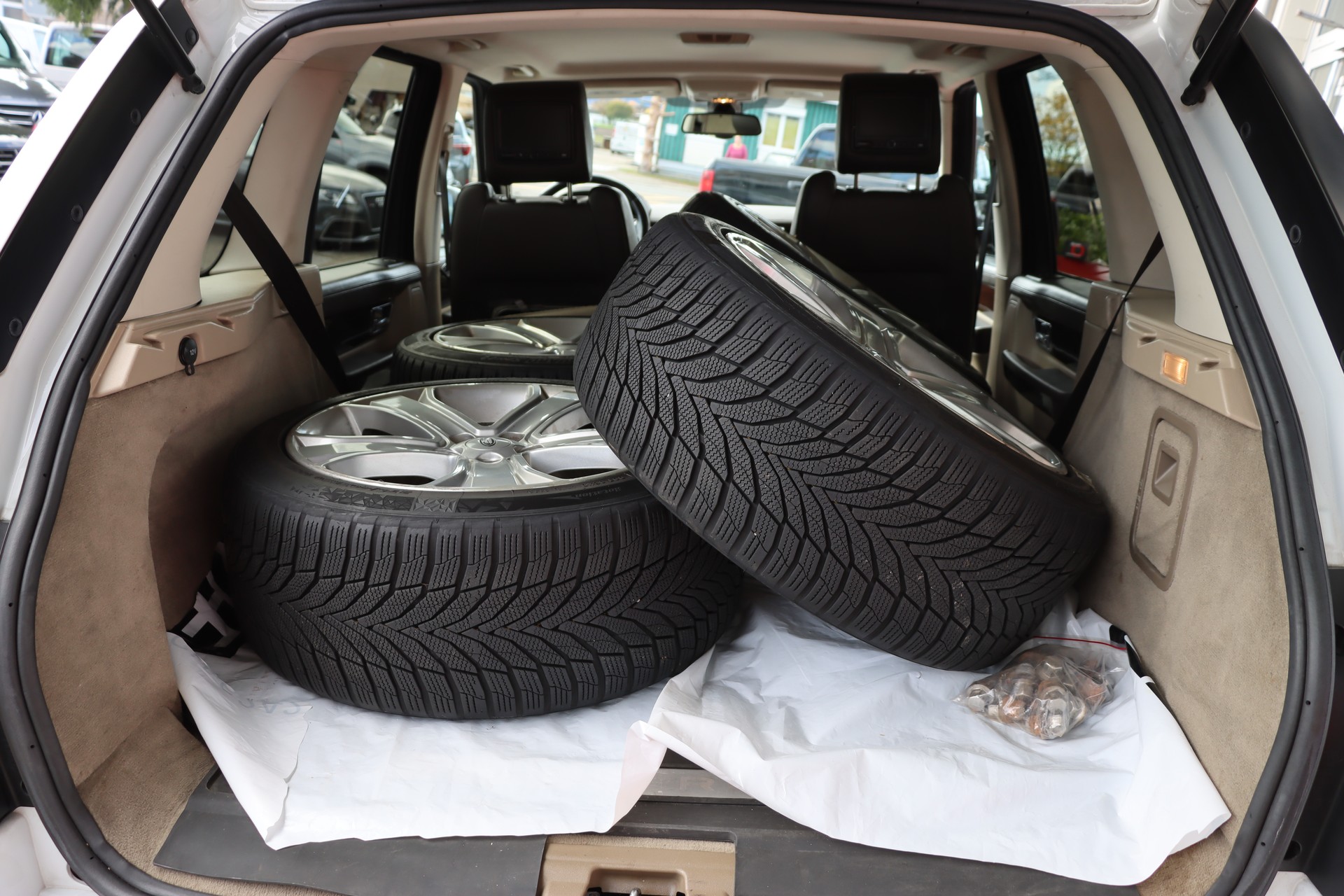 LAND ROVER Range Rover Sport 3.0 TDV6 Autobiography Automatic-image-8