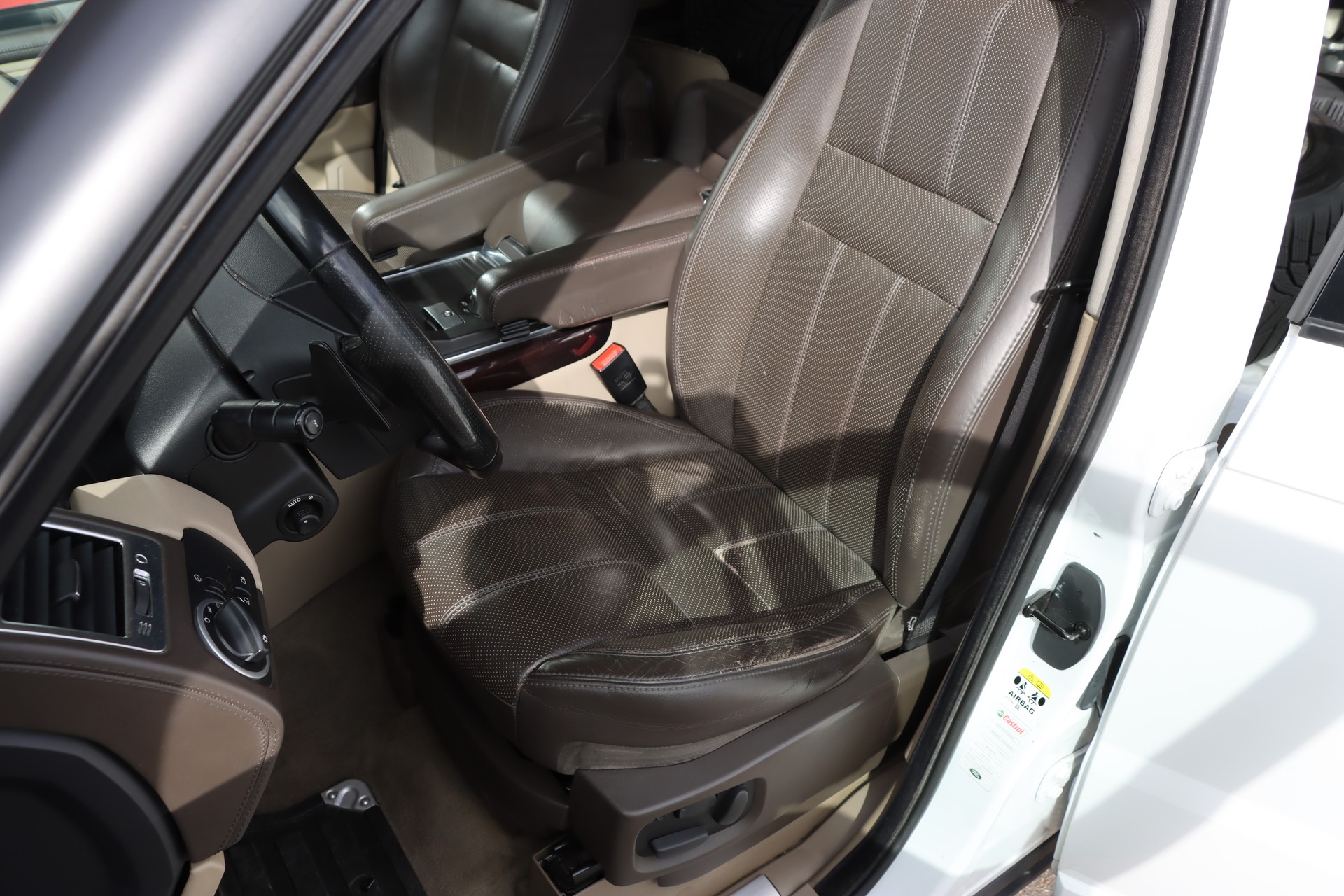 LAND ROVER Range Rover Sport 3.0 TDV6 Autobiography Automatic-image-12