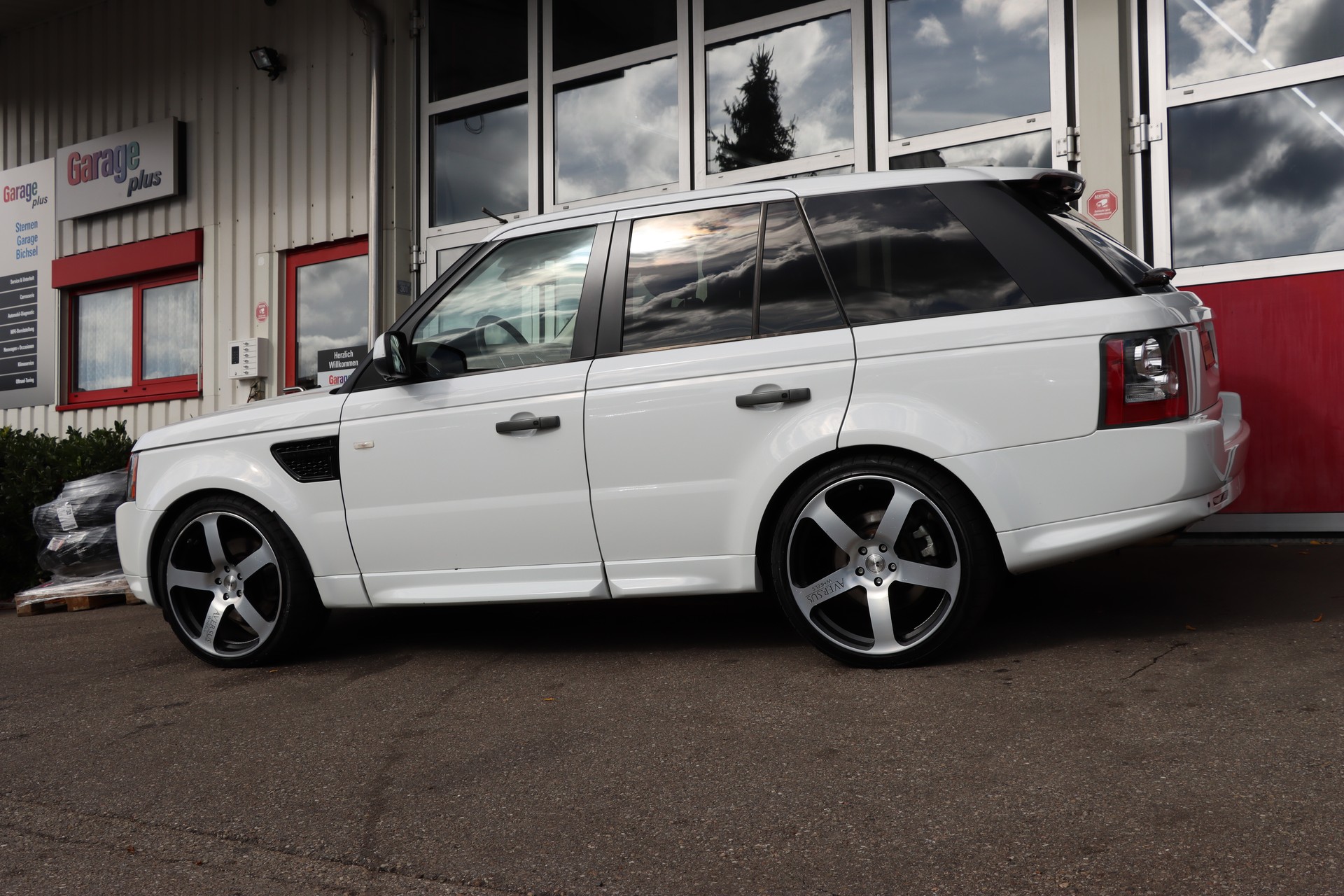 LAND ROVER Range Rover Sport 3.0 TDV6 Autobiography Automatic-image-5