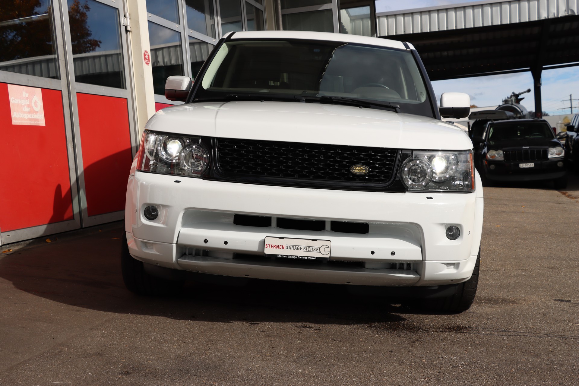 LAND ROVER Range Rover Sport 3.0 TDV6 Autobiography Automatic-image-2