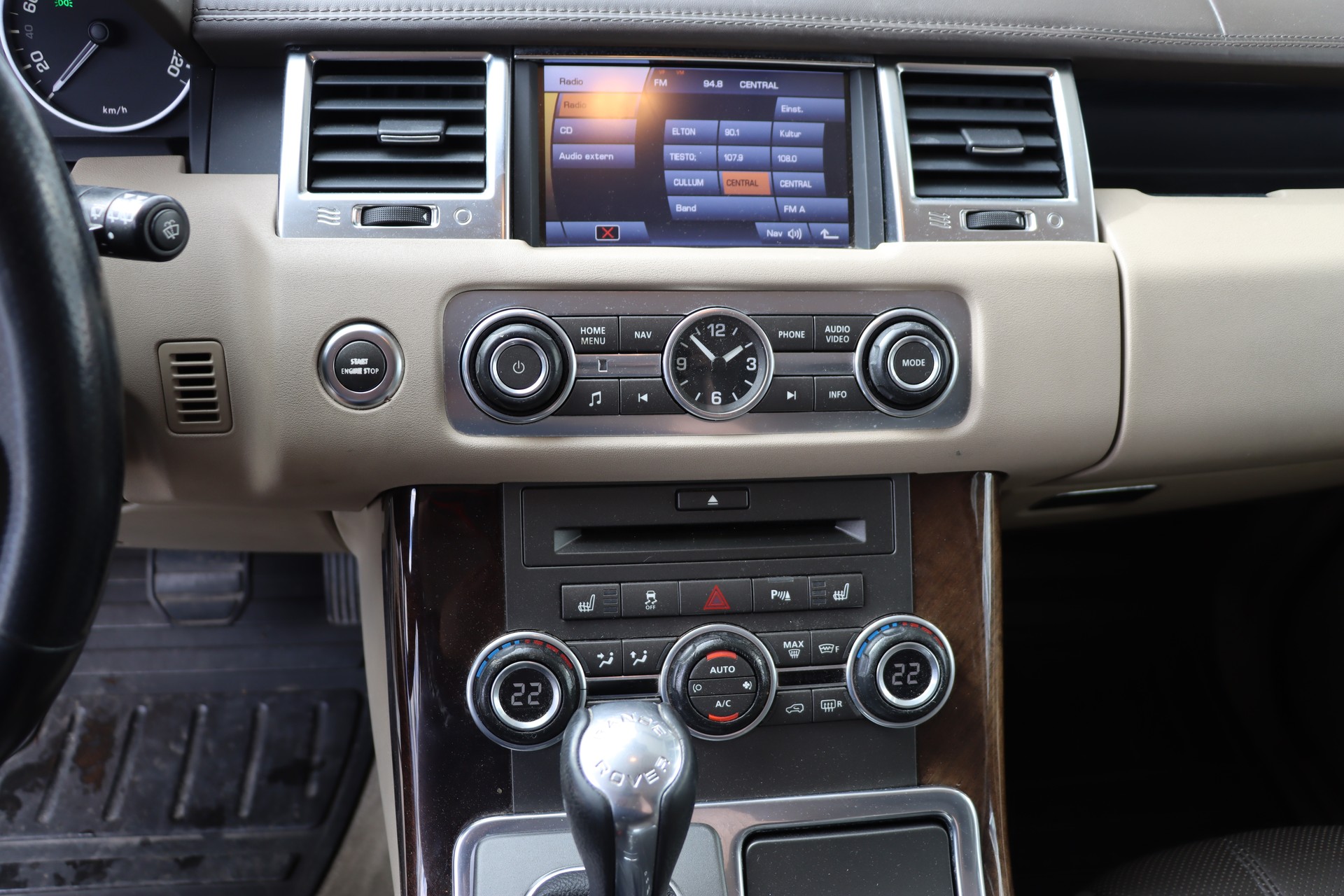 LAND ROVER Range Rover Sport 3.0 TDV6 Autobiography Automatic-image-14