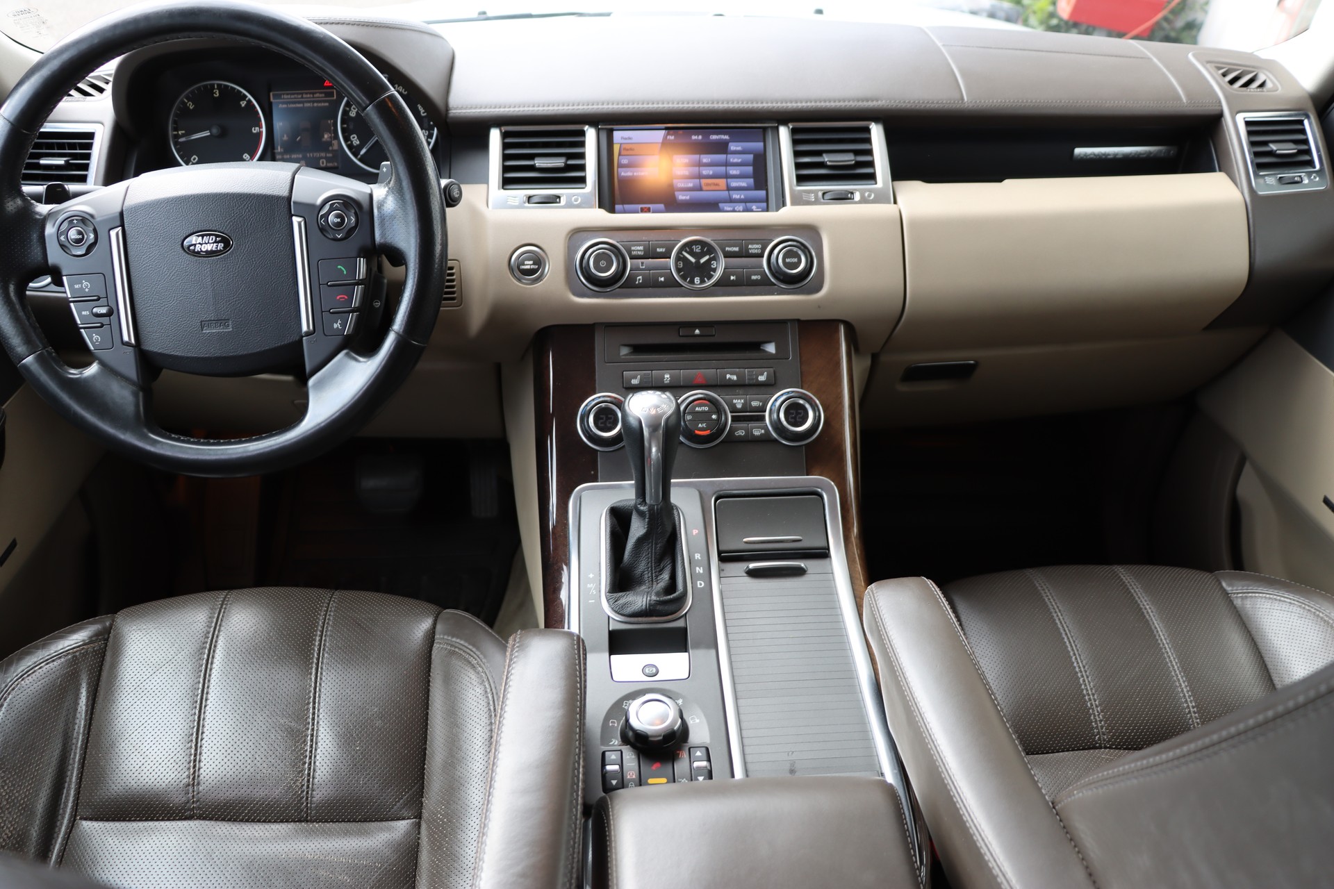 LAND ROVER Range Rover Sport 3.0 TDV6 Autobiography Automatic-image-9