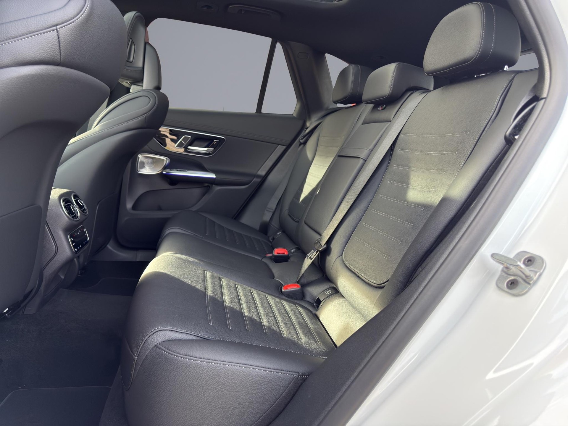 MERCEDES-BENZ GLC 400 e AMG Line 4matic-image-13
