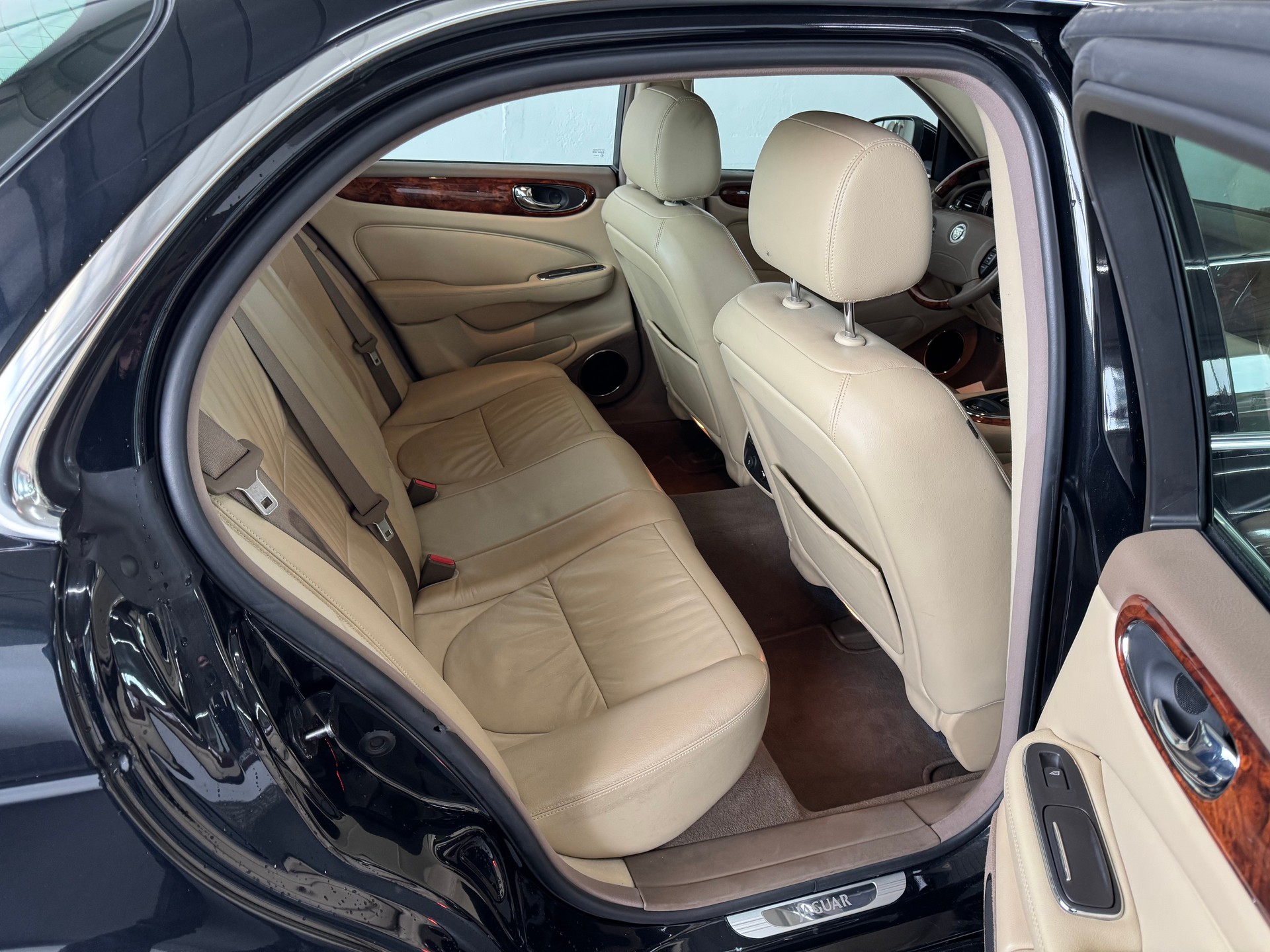 JAGUAR XJ8 3.5 V8 Executive-image-19