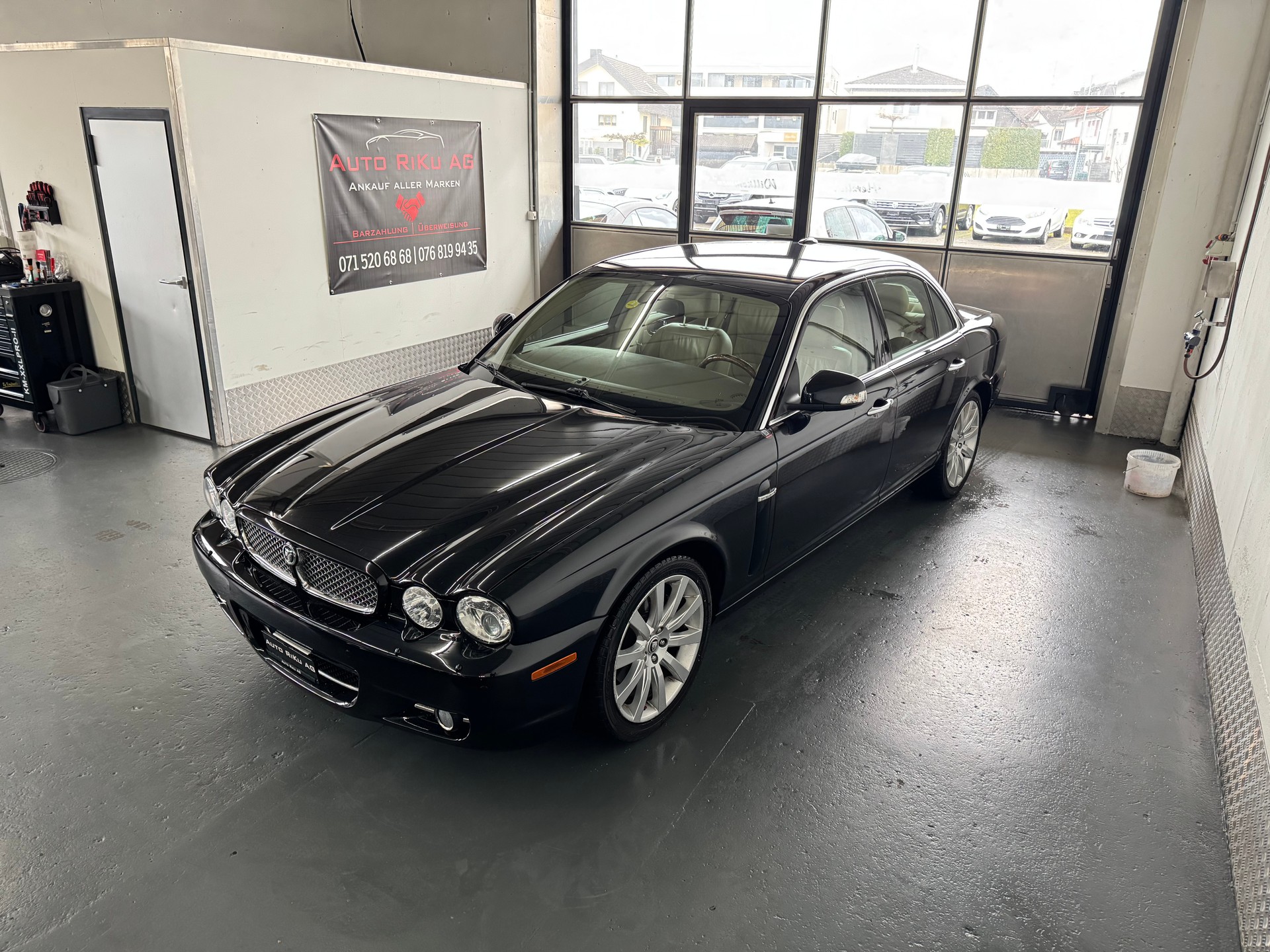 JAGUAR XJ8 3.5 V8 Executive-image-4