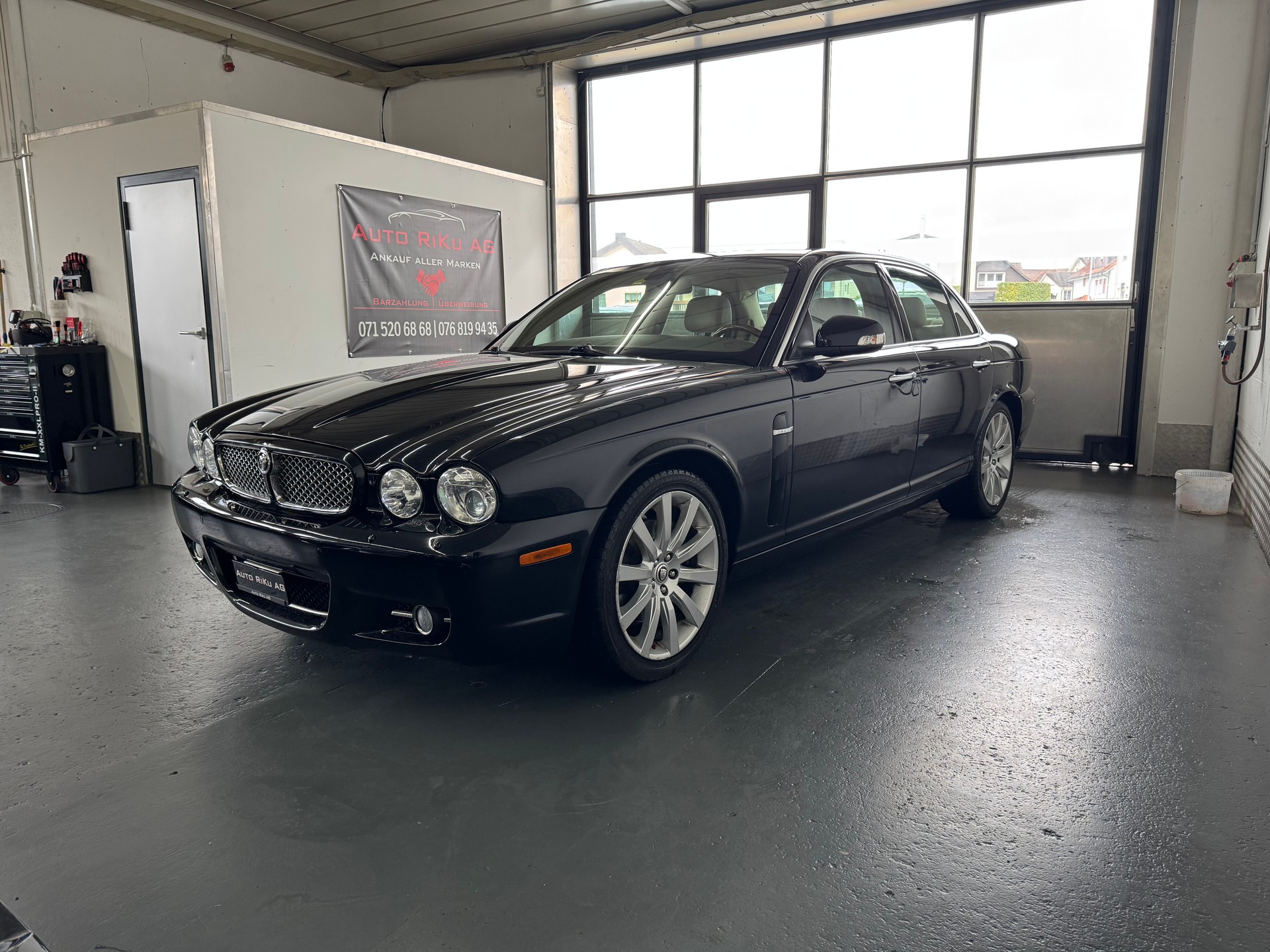JAGUAR XJ8 3.5 V8 Executive-image-5