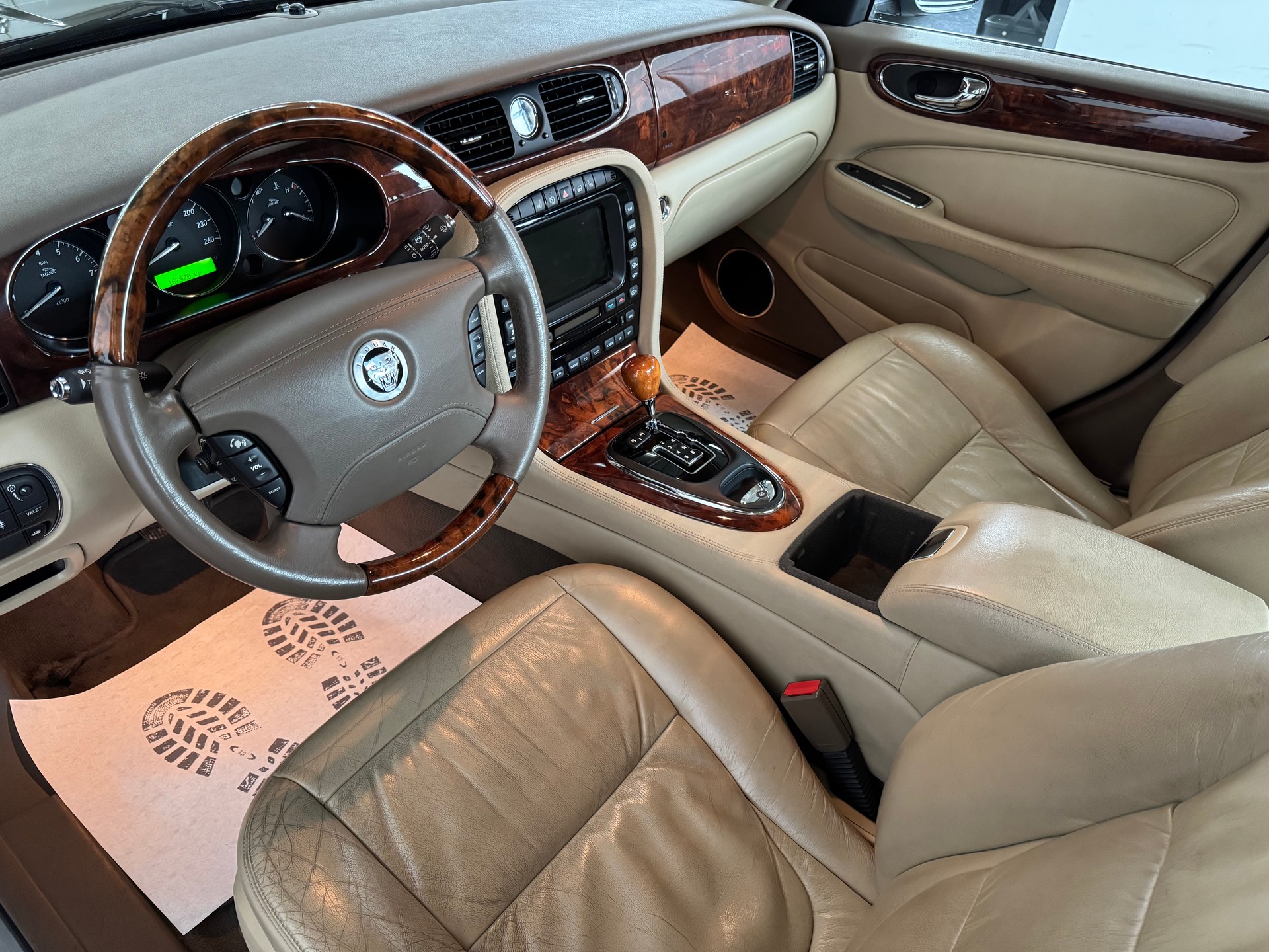 JAGUAR XJ8 3.5 V8 Executive-image-12