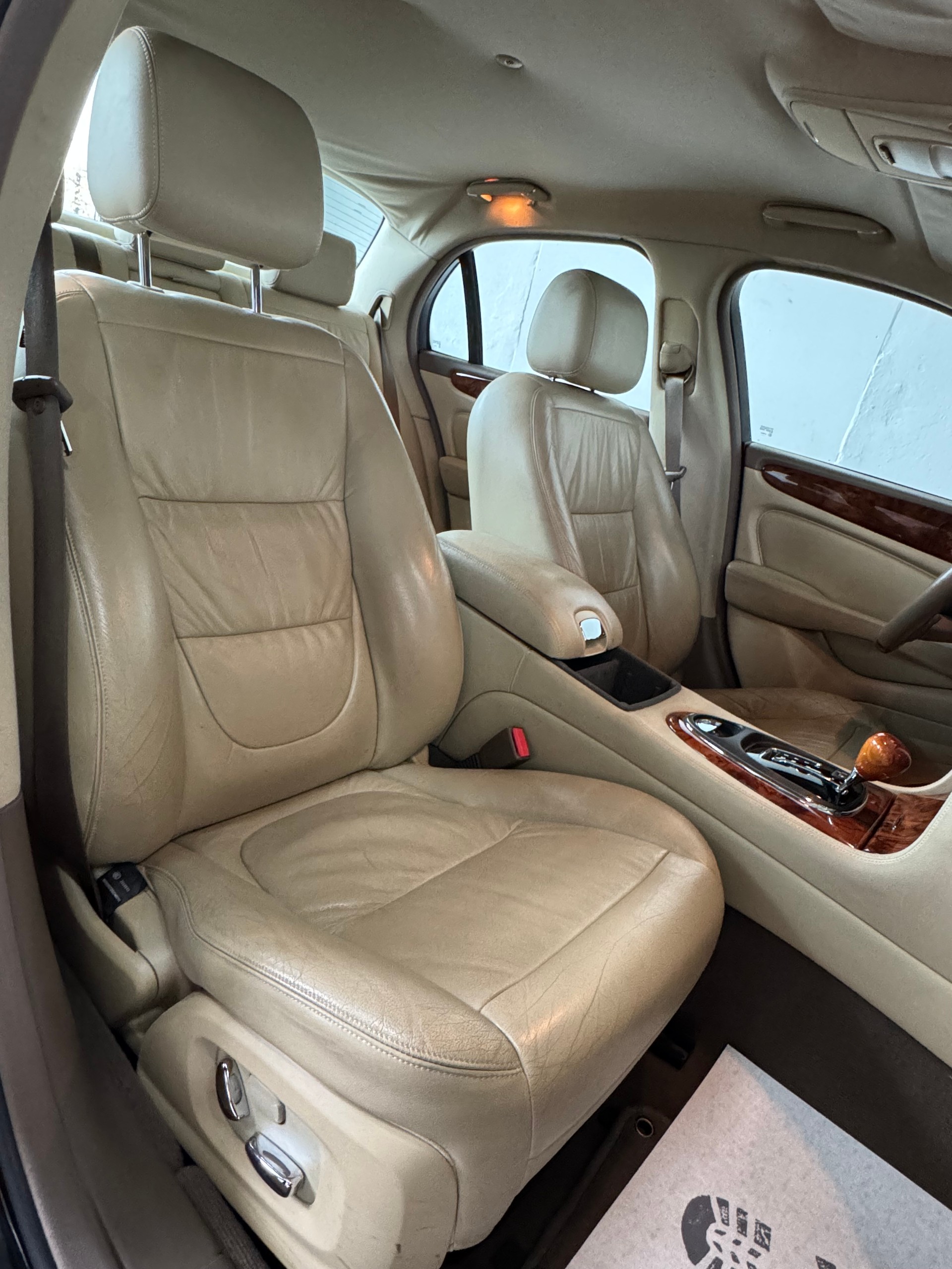 JAGUAR XJ8 3.5 V8 Executive-image-18