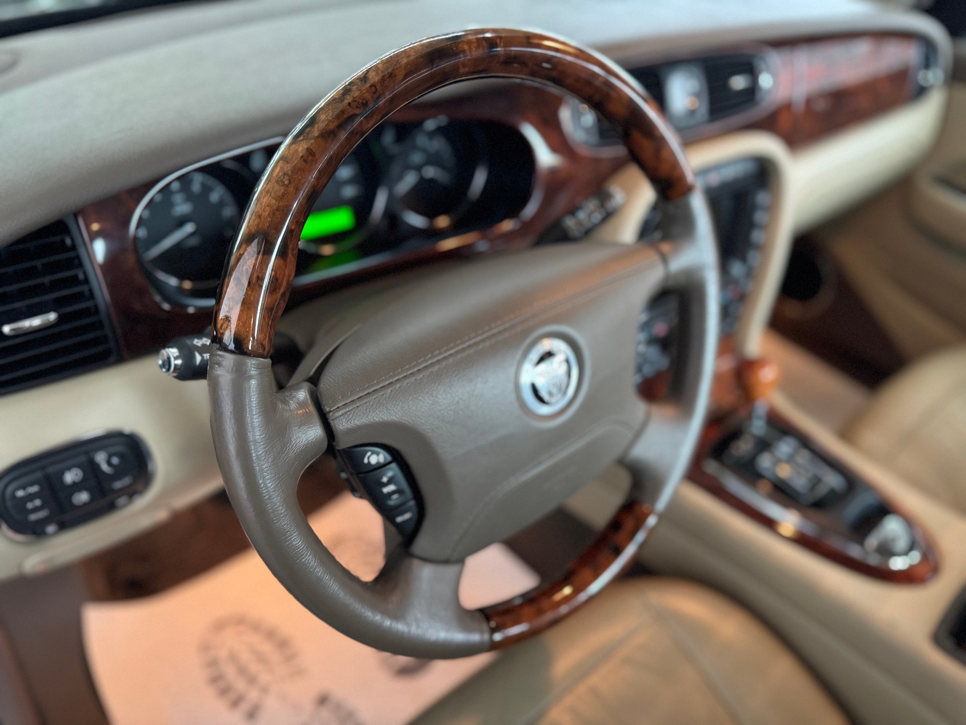 JAGUAR XJ8 3.5 V8 Executive-image-11