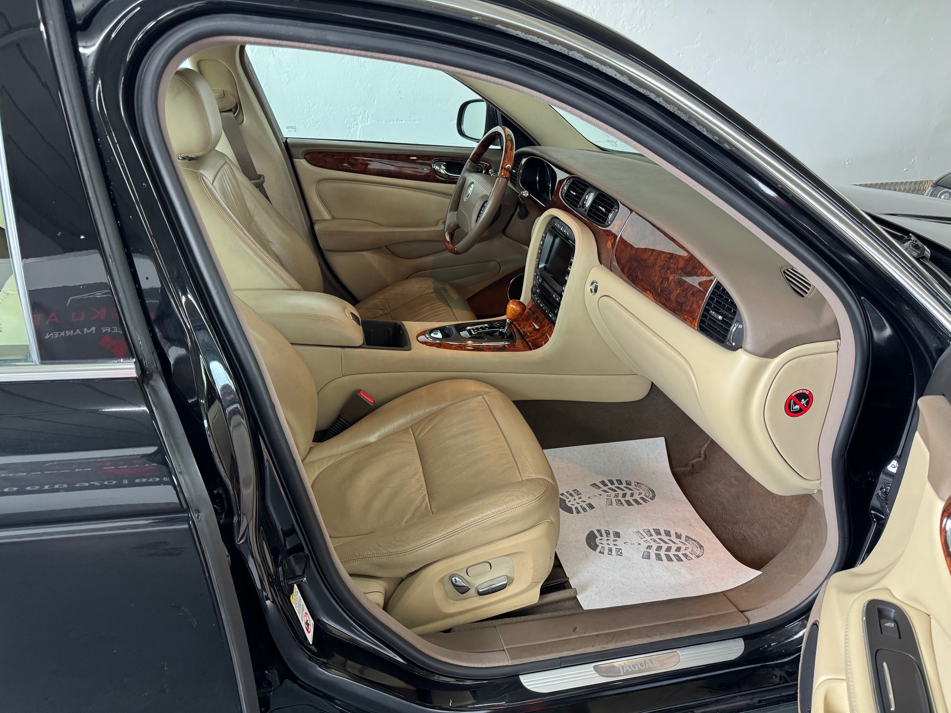 JAGUAR XJ8 3.5 V8 Executive-image-17