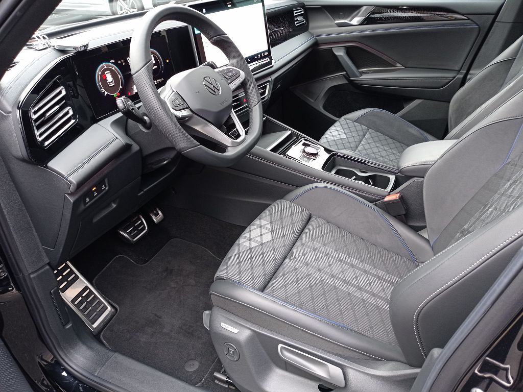 VW Tiguan 2.0 TDI SCR R-Line 4Motion DSG-image-8