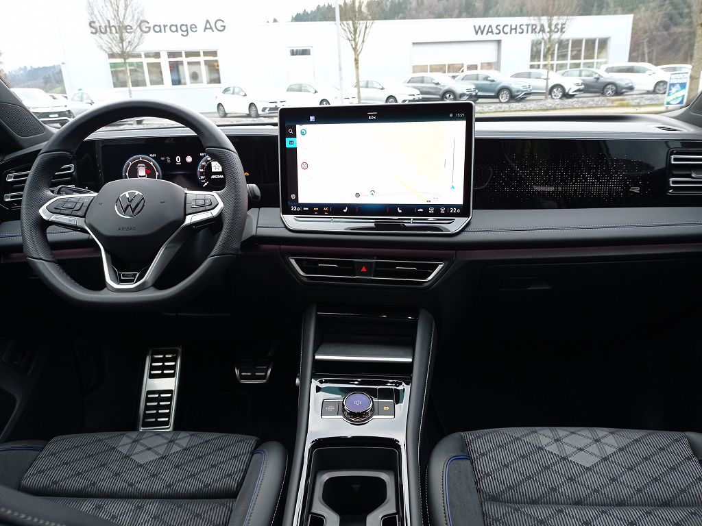 VW Tiguan 2.0 TDI SCR R-Line 4Motion DSG-image-9