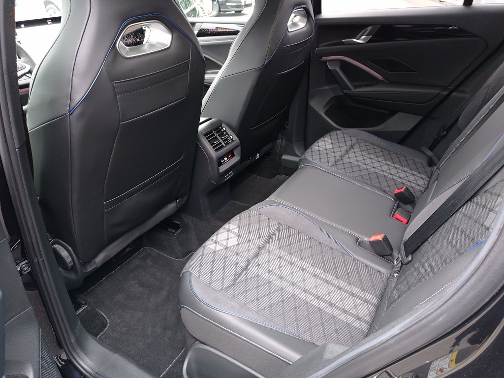 VW Tiguan 2.0 TDI SCR R-Line 4Motion DSG-image-11