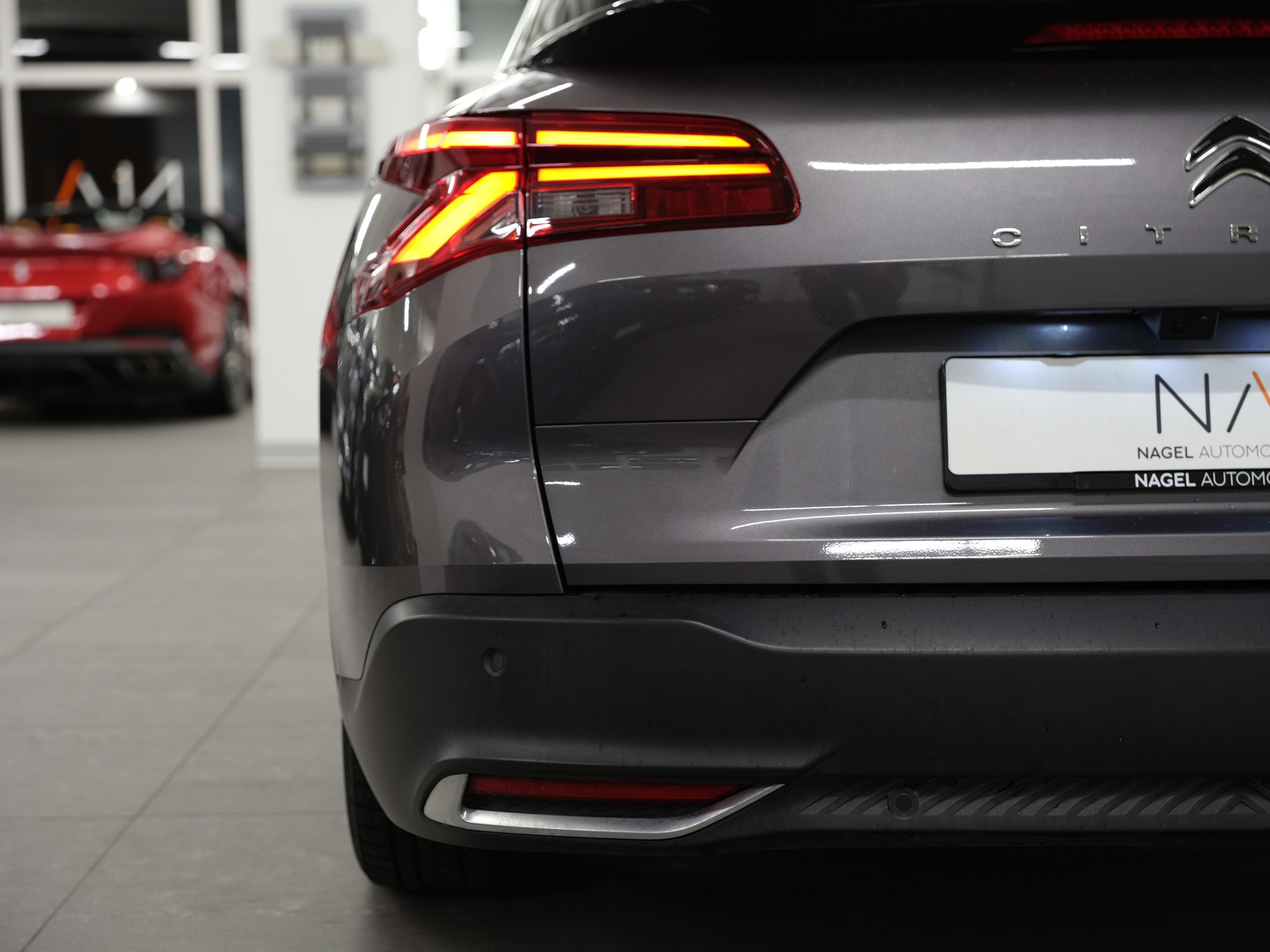 CITROEN C5 X 1.6i PHEV Shine Pack e-EAT8 *Panoramadach* *Werksgarantie*-image-12