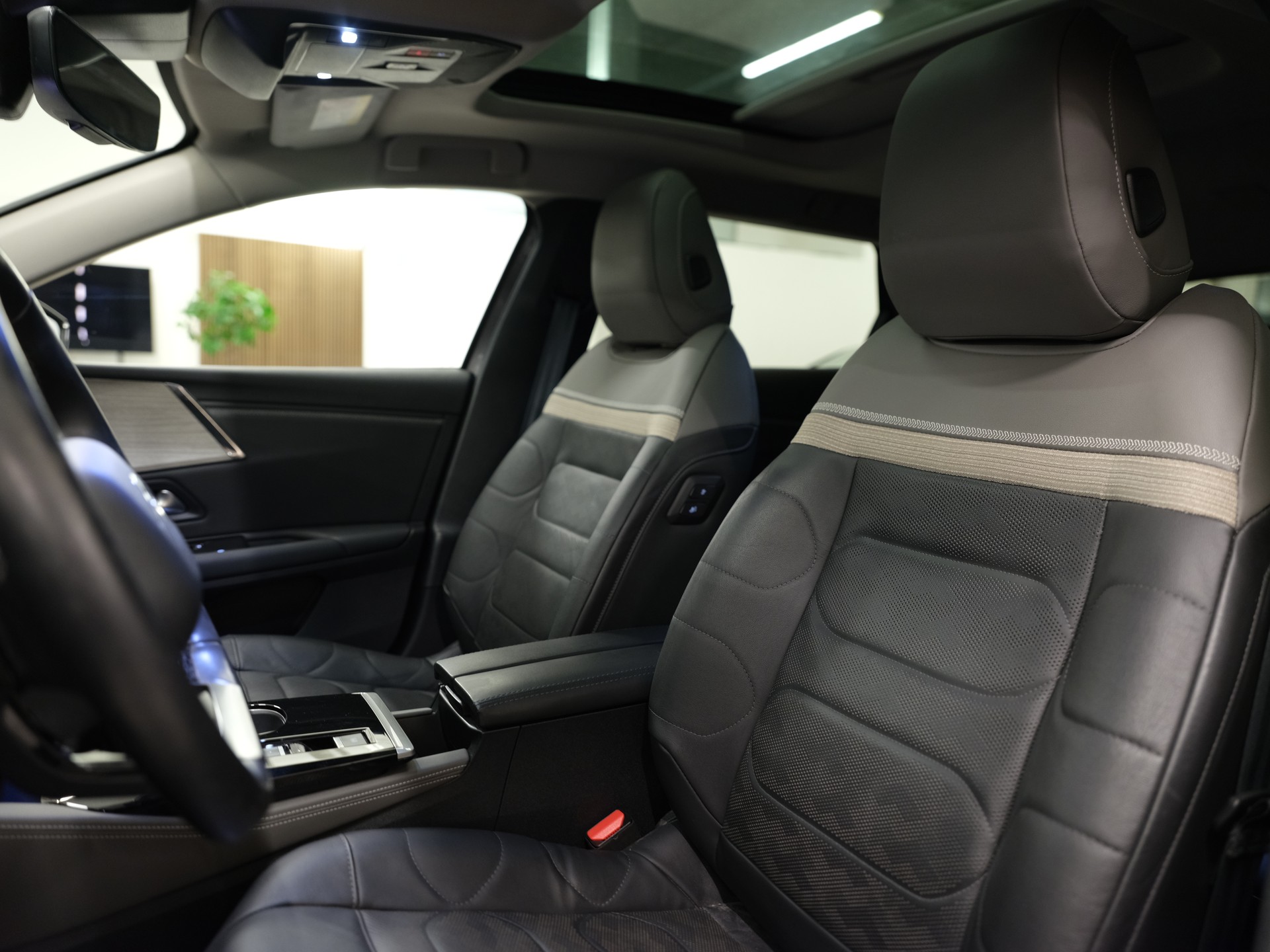 CITROEN C5 X 1.6i PHEV Shine Pack e-EAT8 *Panoramadach* *Werksgarantie*-image-16