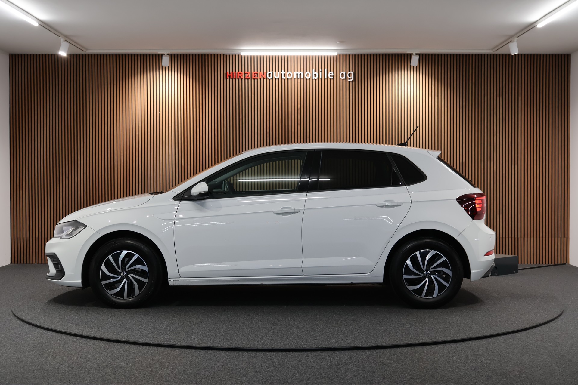 VW Polo 1.0 TSI Life DSG-image-1