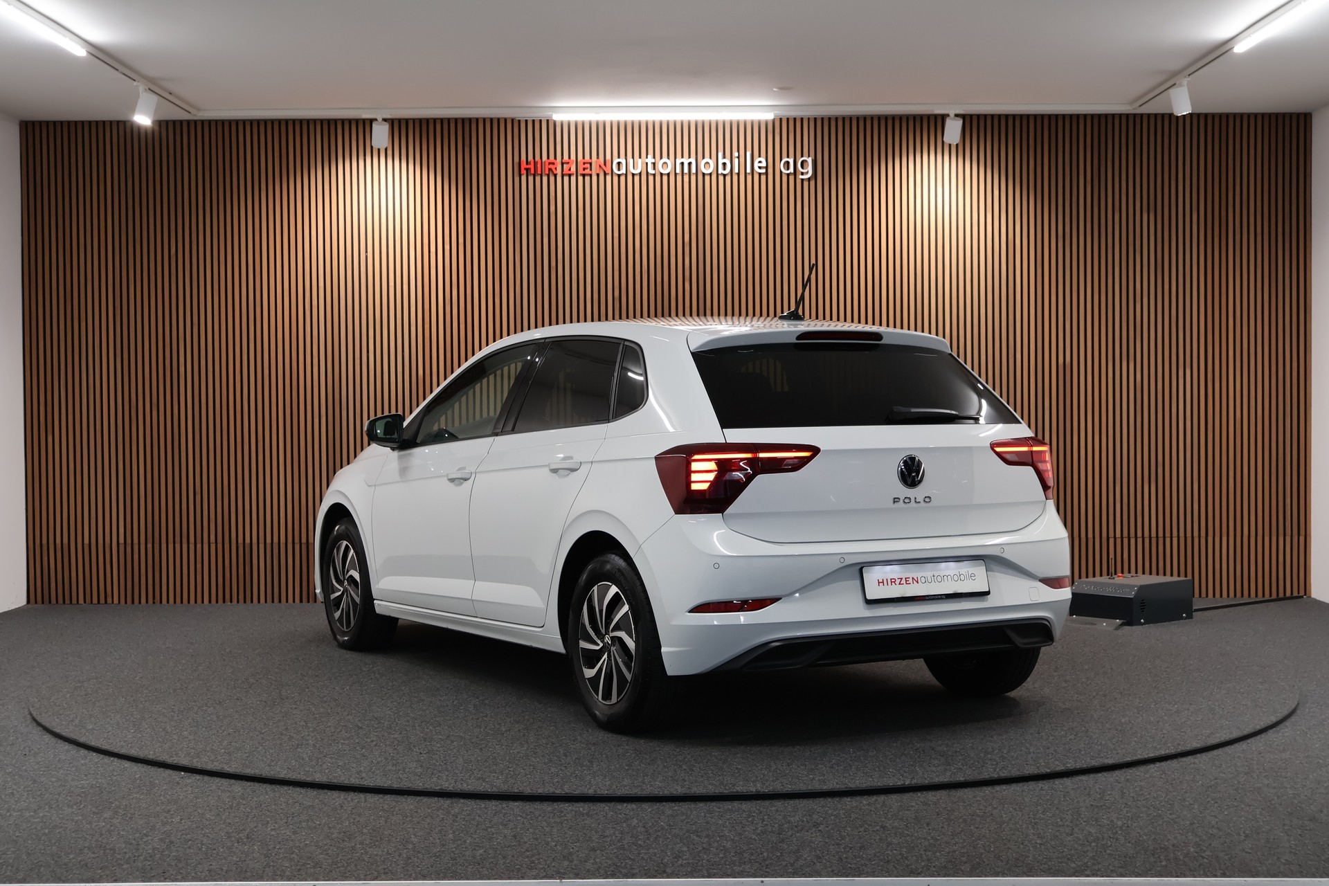 VW Polo 1.0 TSI Life DSG-image-2