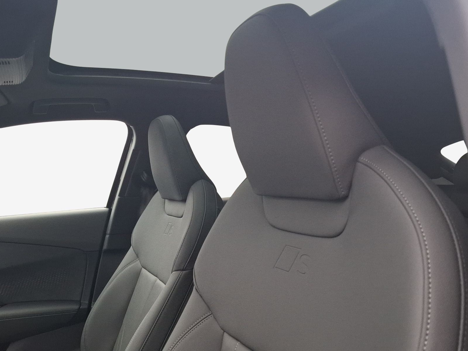 AUDI Q3 Sportback e-hybrid 200 kW S tronig-image-14